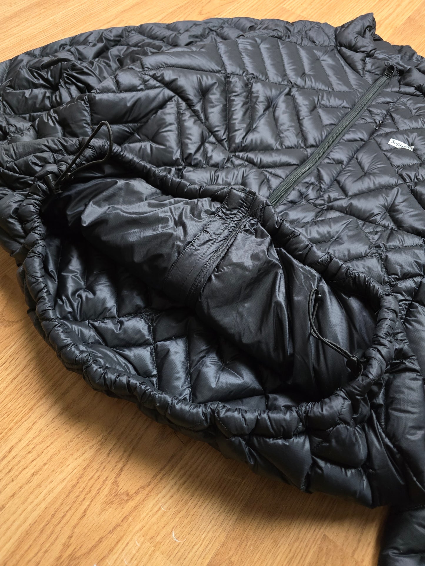 Supreme 'Spellout Quilted' Lightweight Down Pertex Puffer Jacket (L)