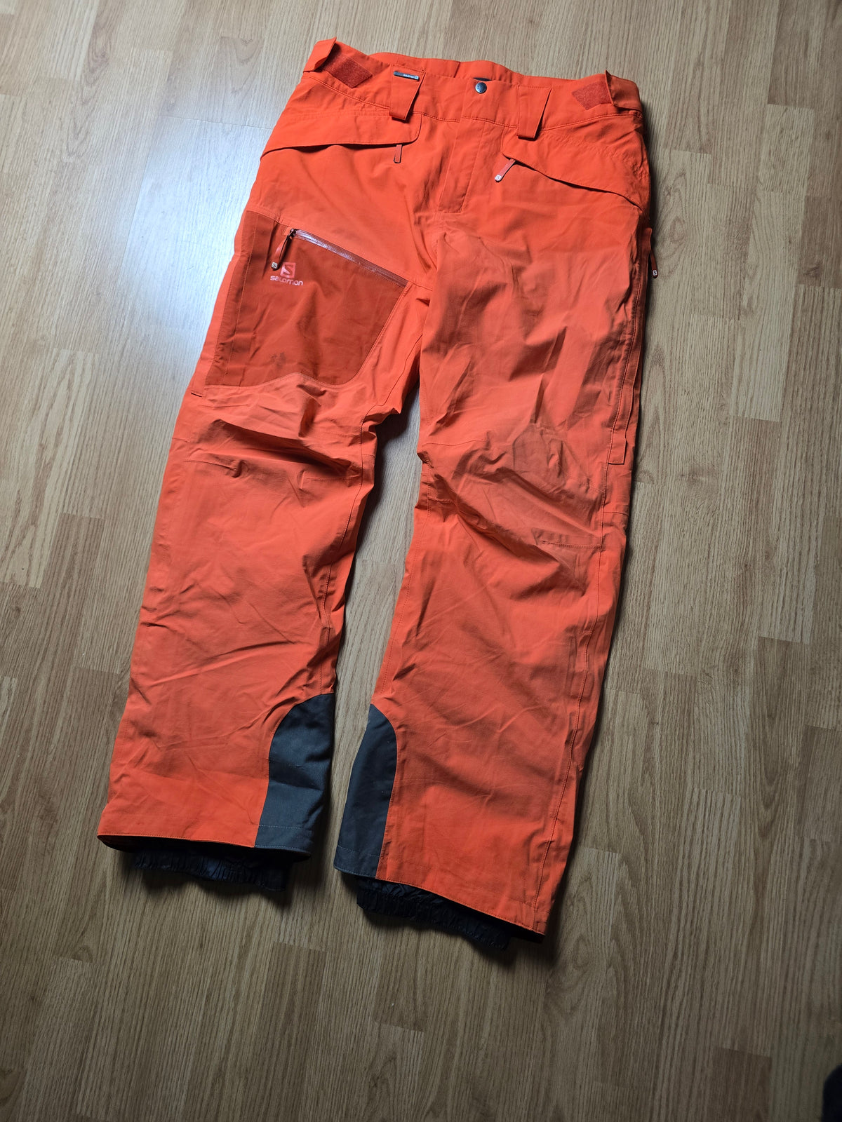 Salomon 'Chill Out Bib' Technical Ski Pants with removable Straps (L)