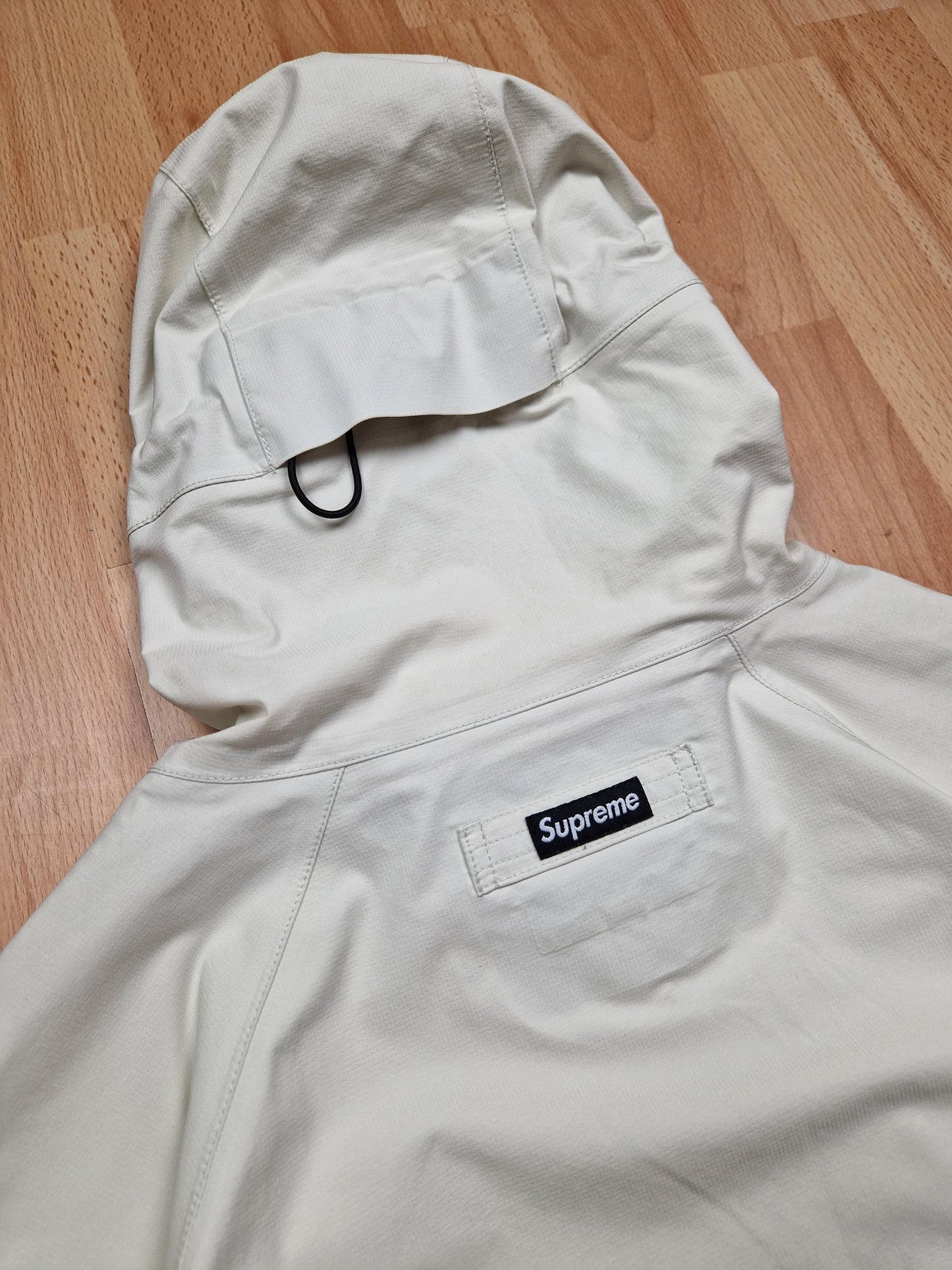 Supreme 'Apex' Taped Seam Waterproof Jacket (M)