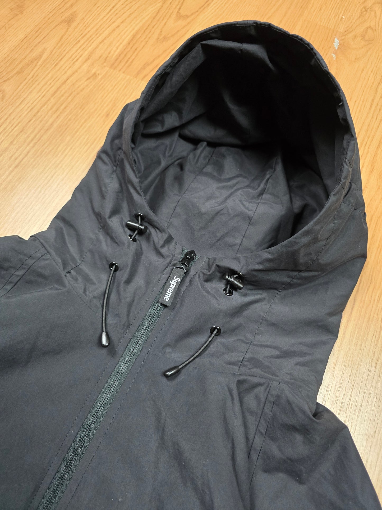 Supreme Water resistant Lightweight Nylon Hooded Jacket (L)