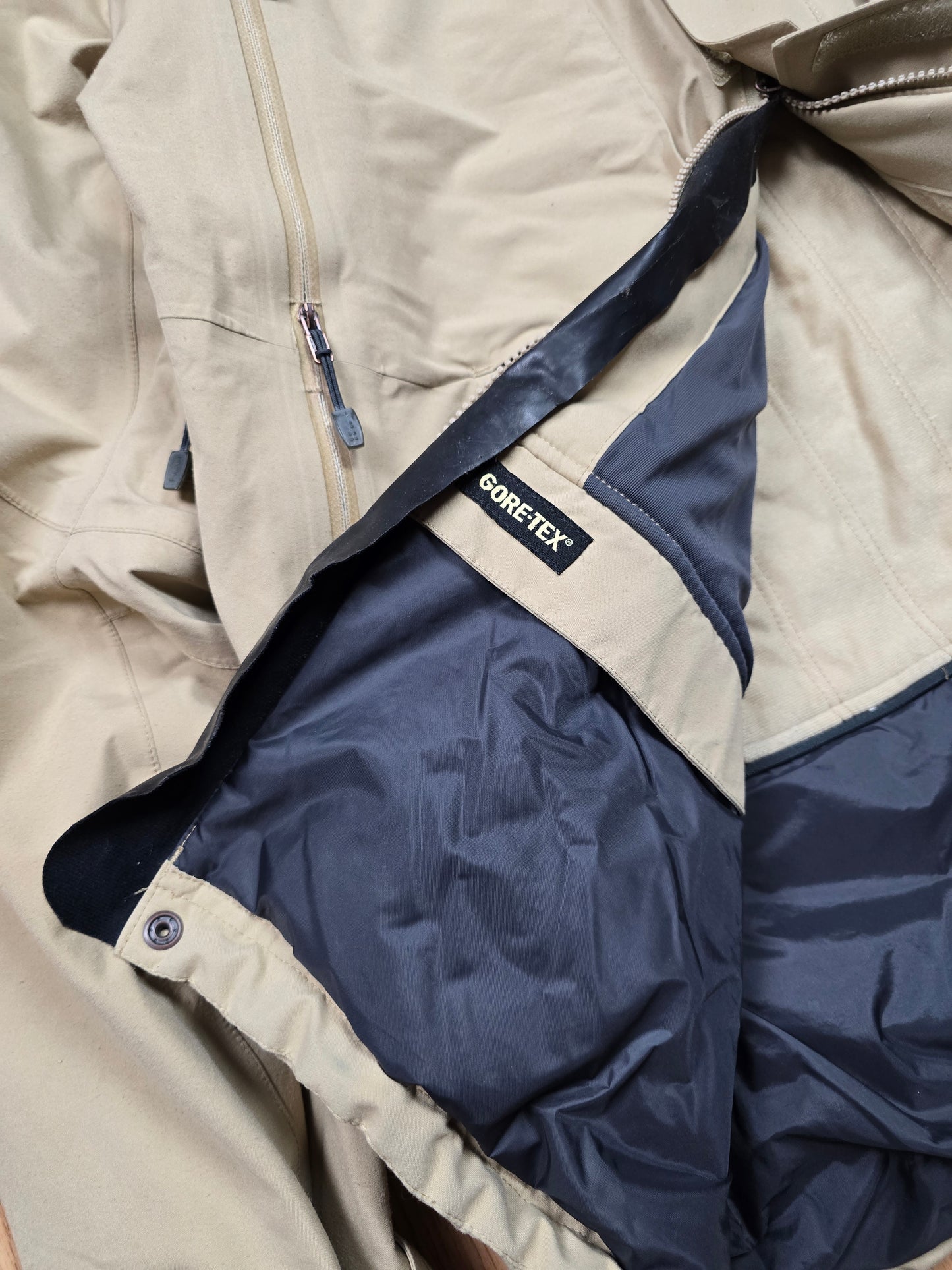 Nike ACG Gore-tex Technical Gargo Jacket (XL)