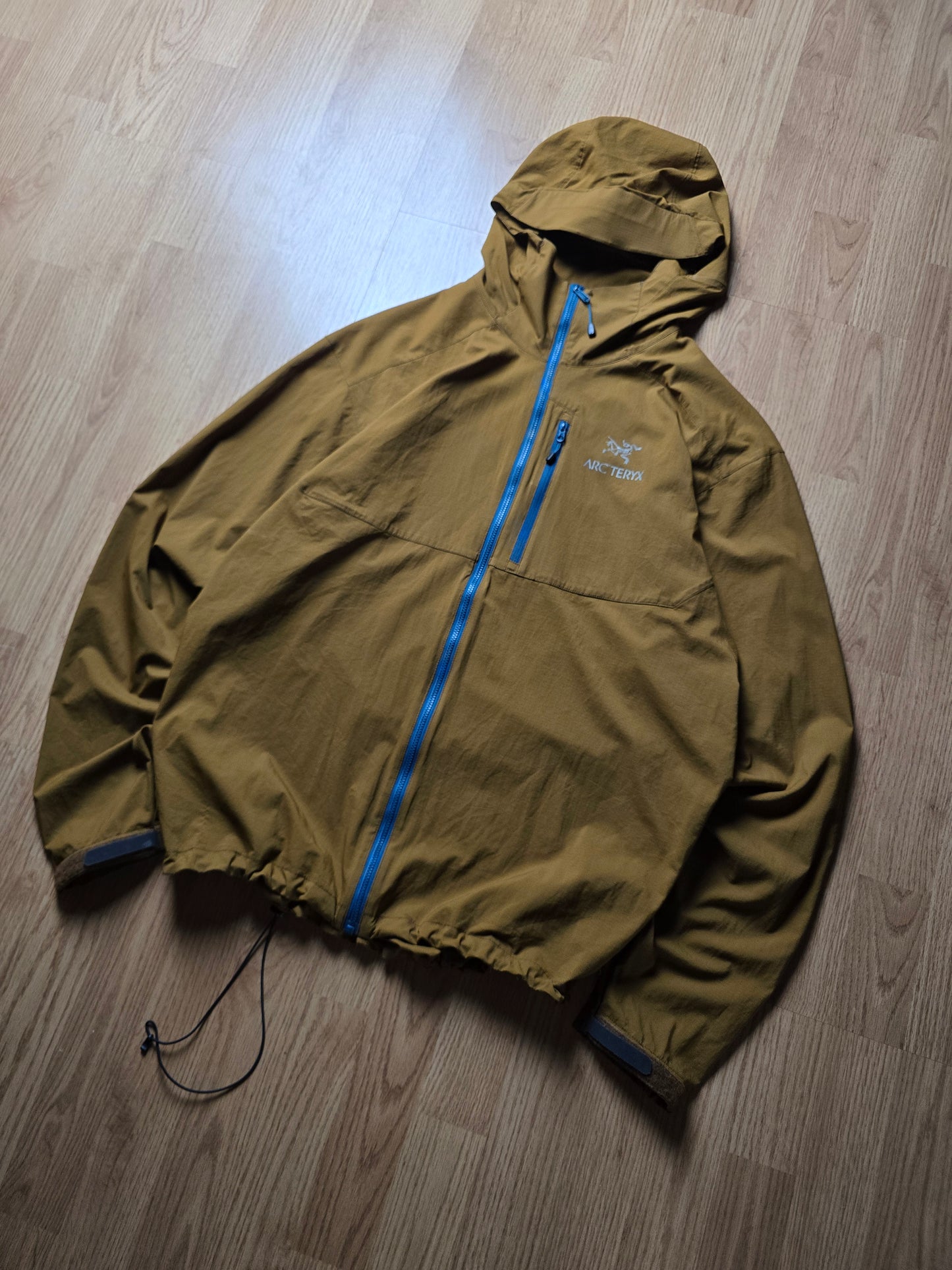 Arc'teryx 'Squamish Hoody' Lightweight Jacket (L)