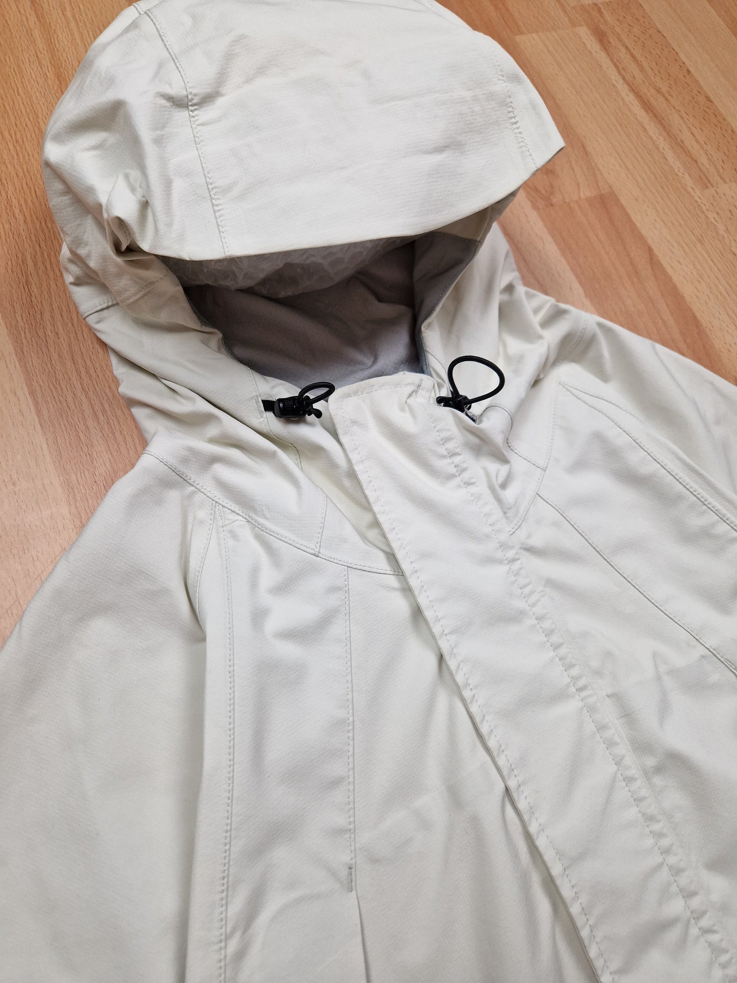 Supreme 'Apex' Taped Seam Waterproof Jacket (M)