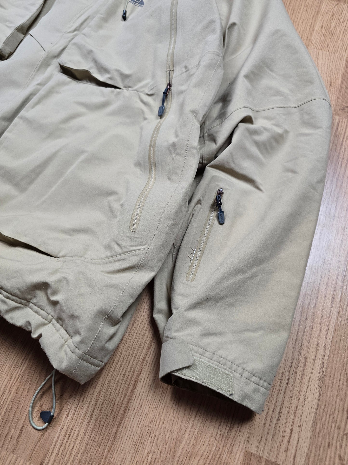 Nike ACG Gore-tex Technical Gargo Jacket (XL)