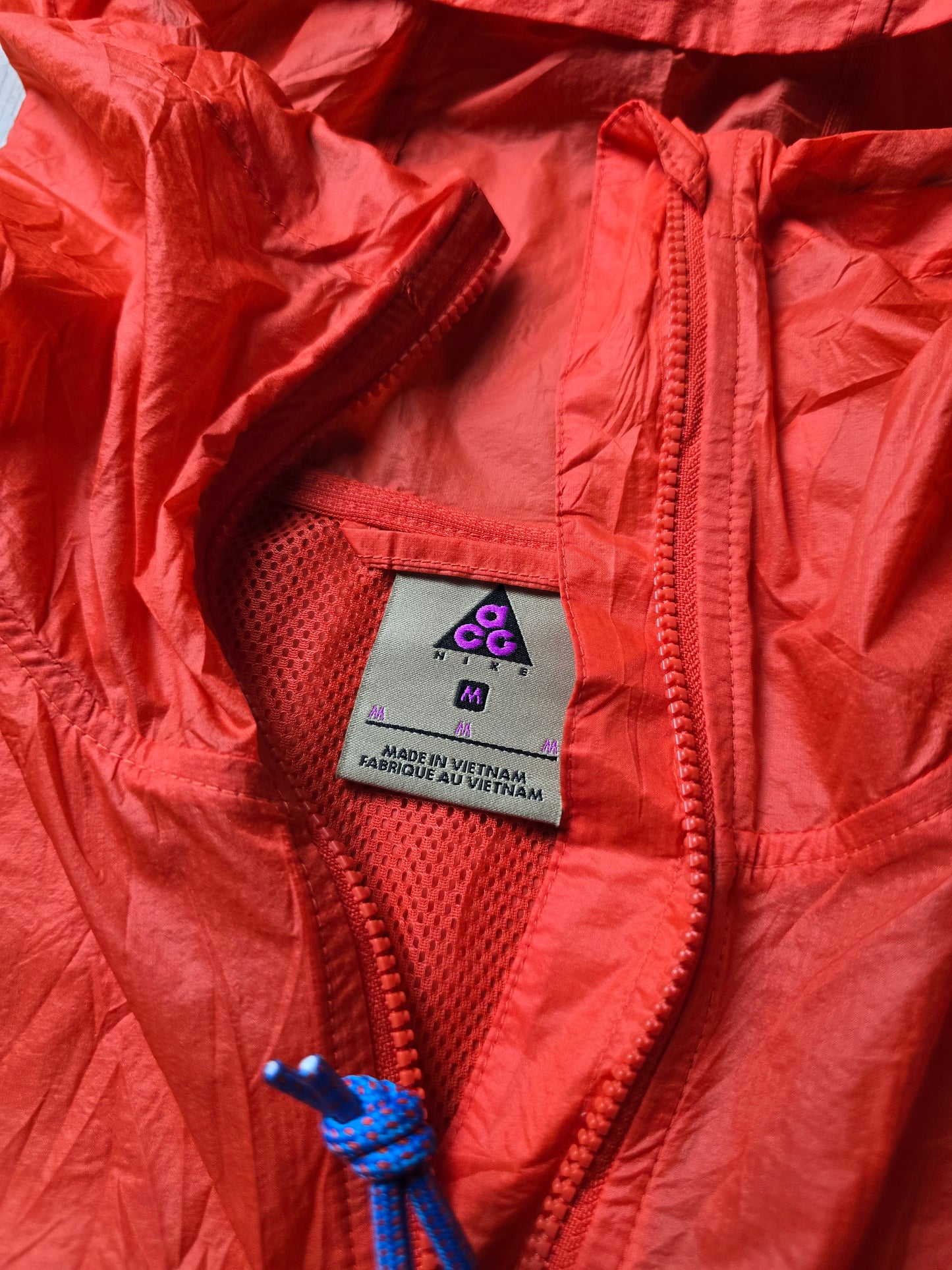 W/ Nike ACG Habanero Lightweight Hooded Windbreaker Jacket (M)