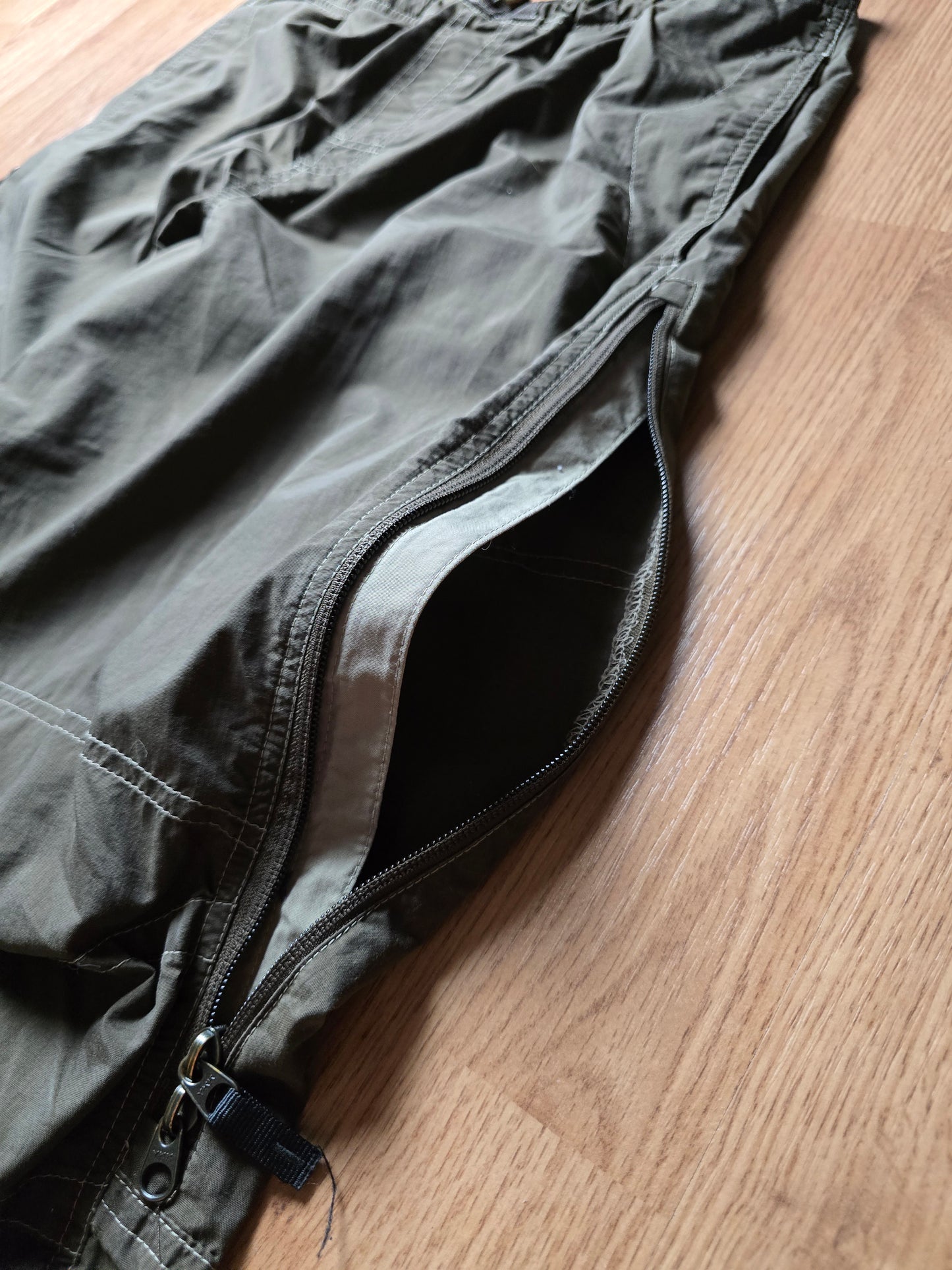 Vintage Nike ACG Baggy Parachute Pants (M)