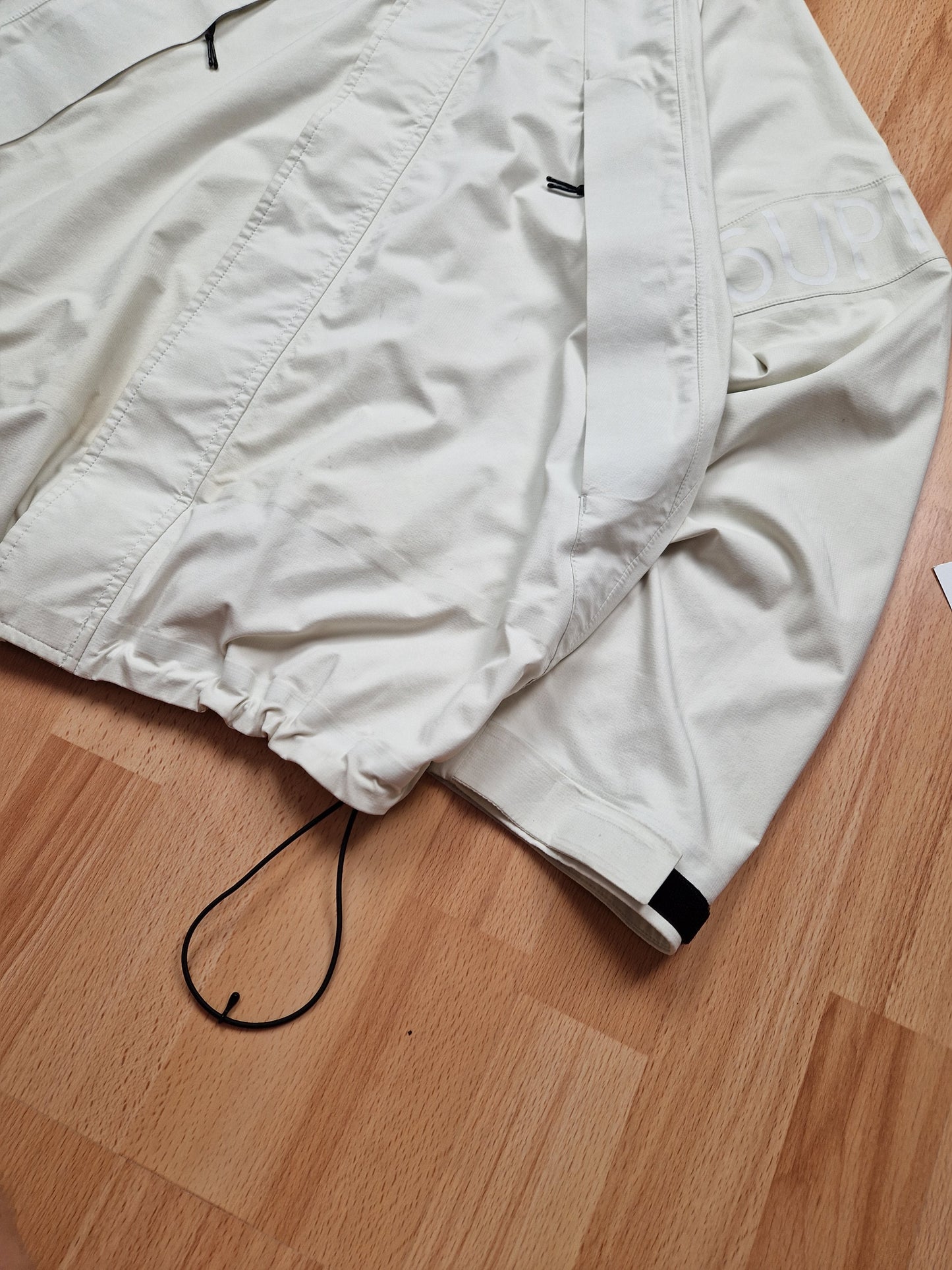 Supreme 'Apex' Taped Seam Waterproof Jacket (M)