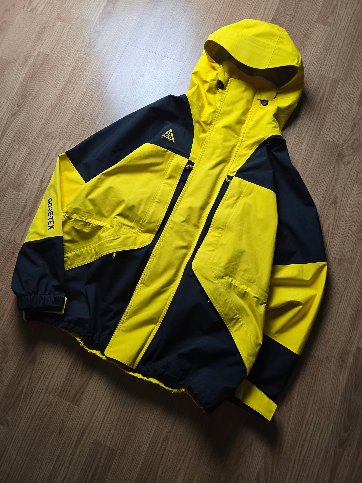 Nike ACG NRG Gore-tex Jacket (L)