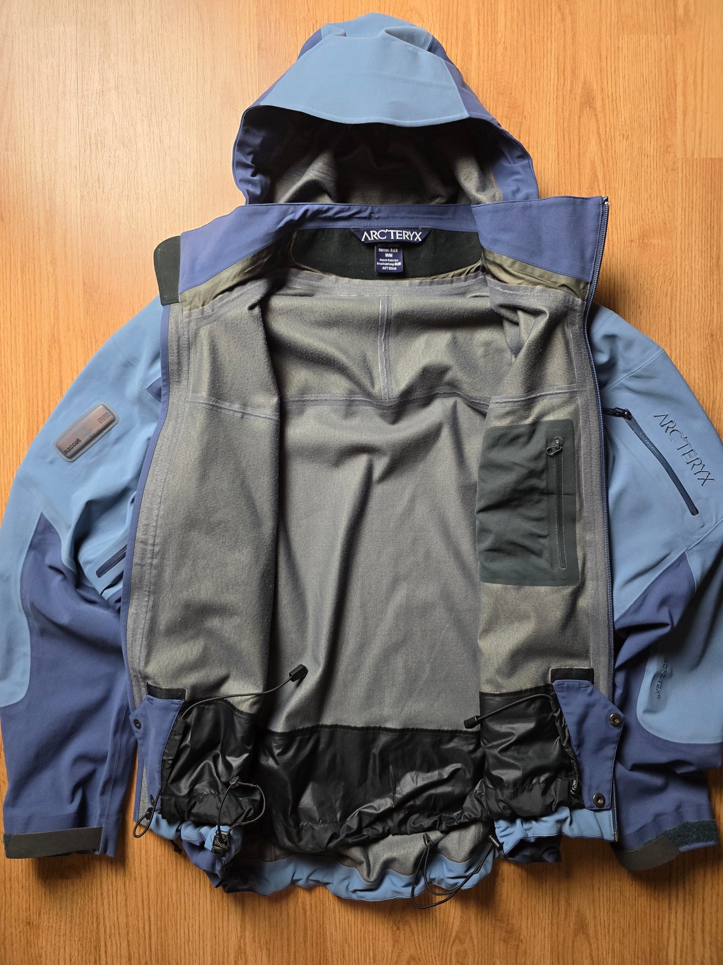 Vintage Arc'teryx Gore-tex Stingray Jacket (M)