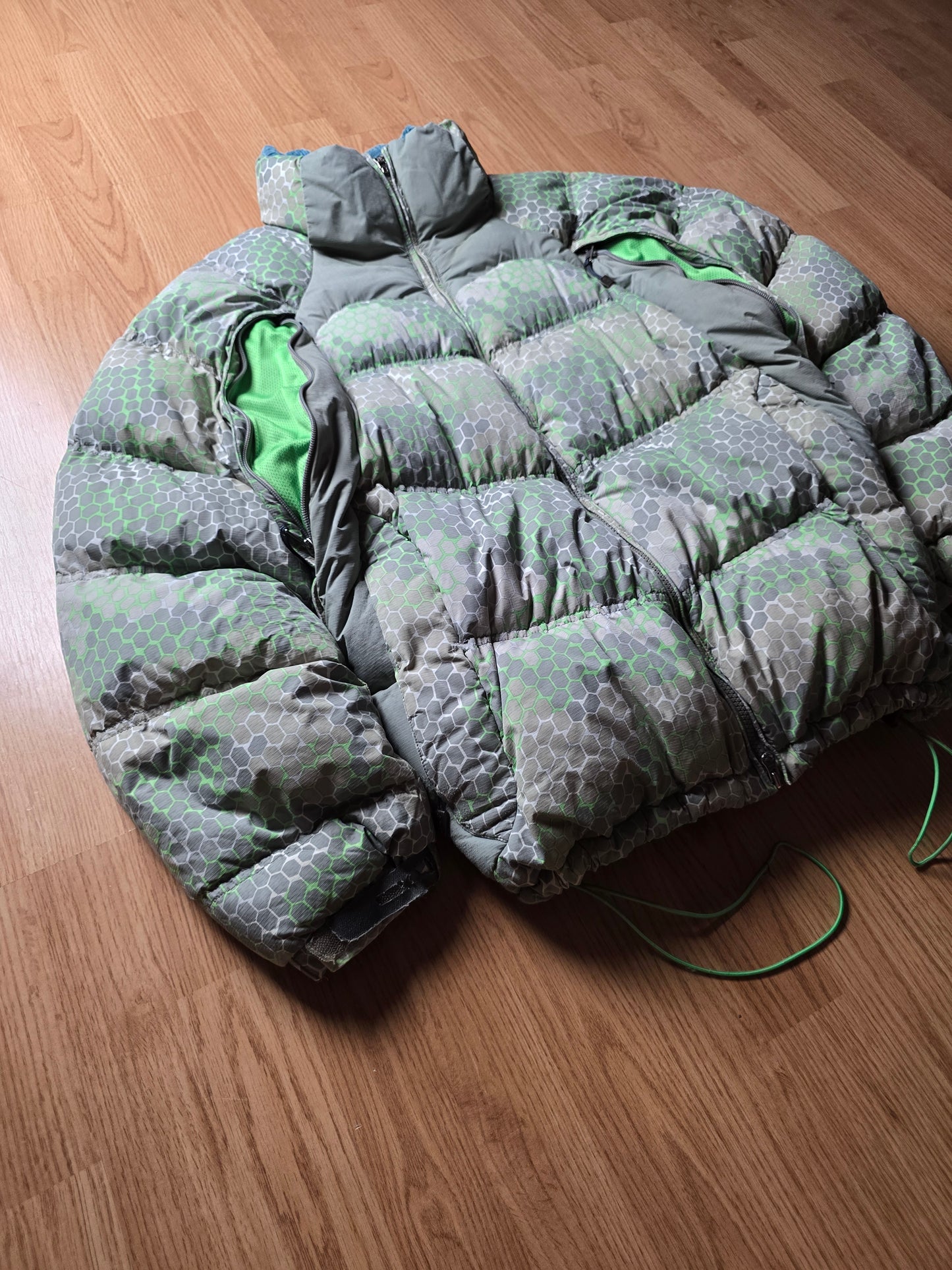 00s Nike ACG Reptile Hex Camo Technical Goose Down Puffer Jacket (XL)