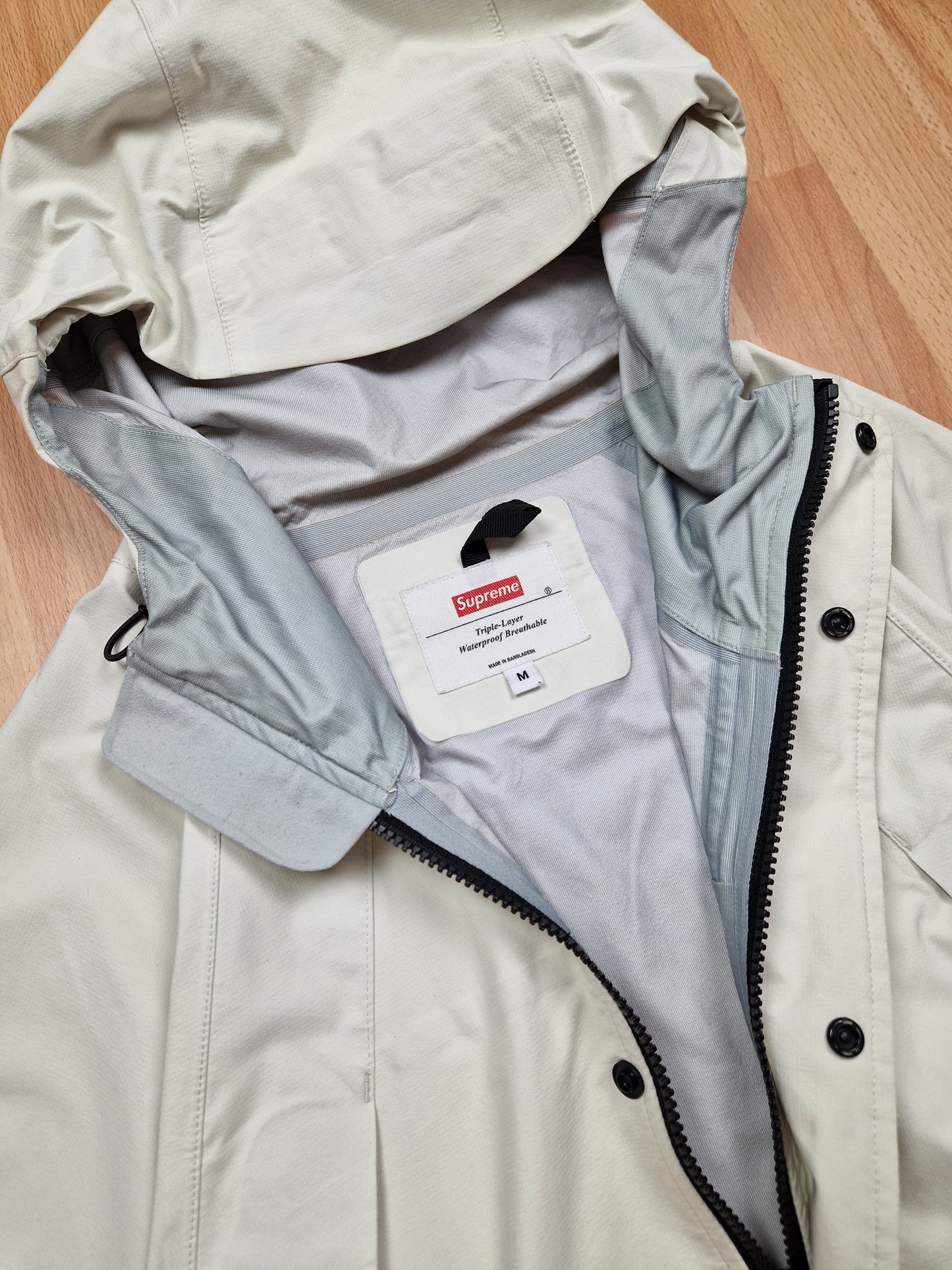 Supreme 'Apex' Taped Seam Waterproof Jacket (M)