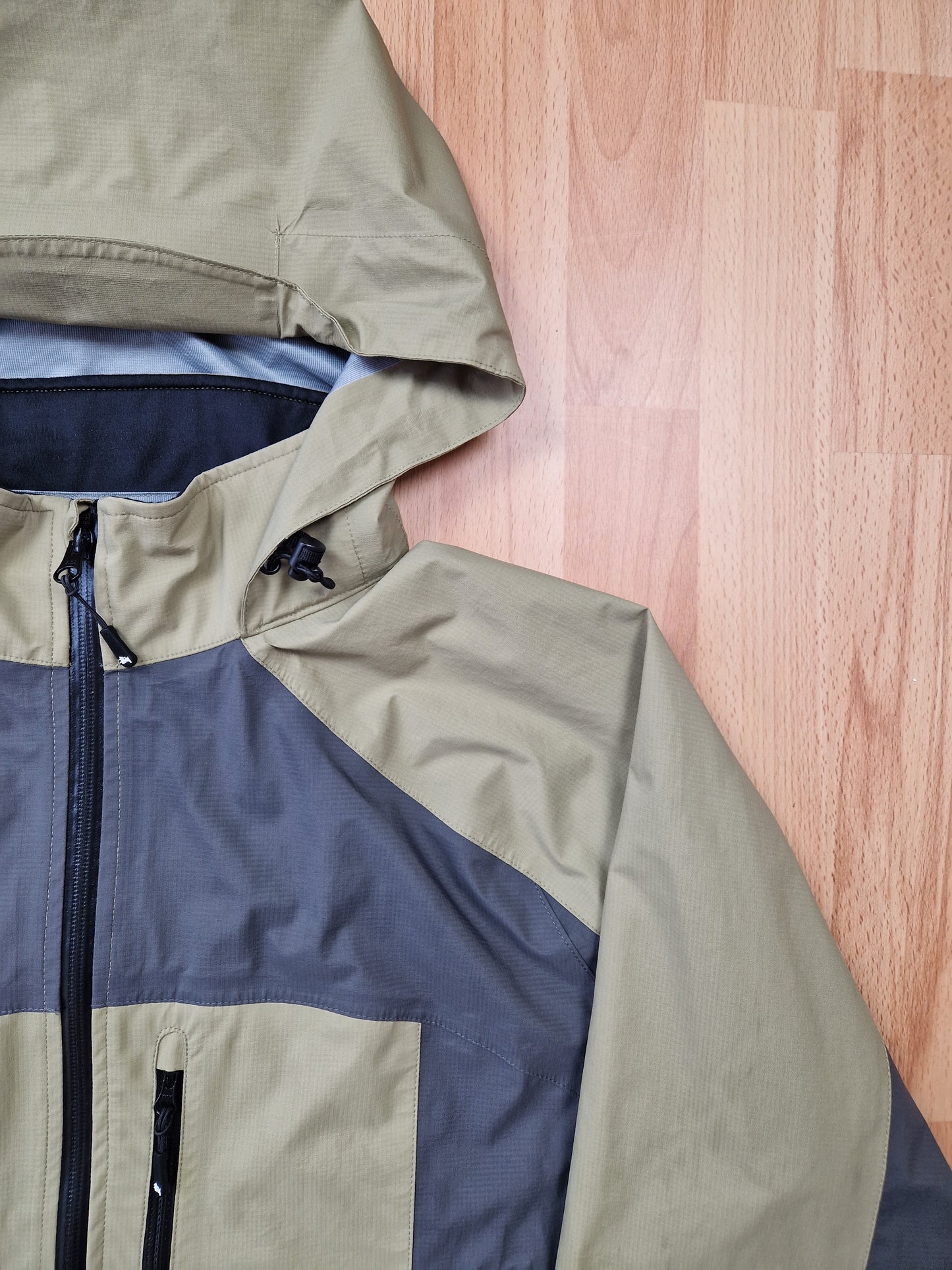 Stussy Taped Seam Rain Shell Jacket (M)