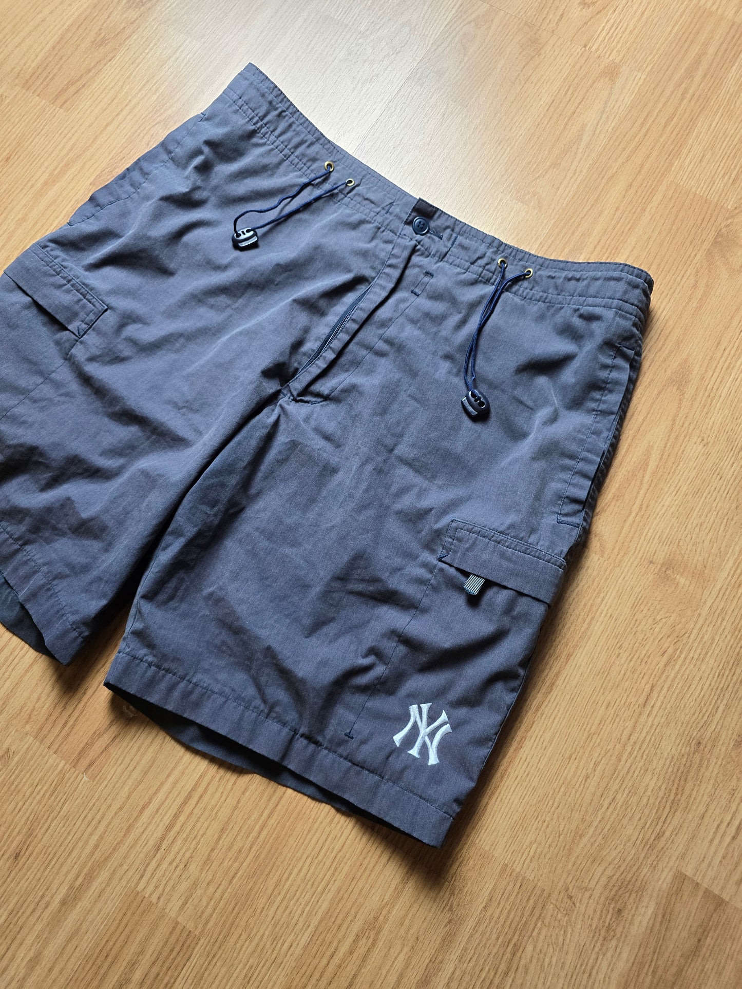 Vintage Yankees Cargo Shorts (L)