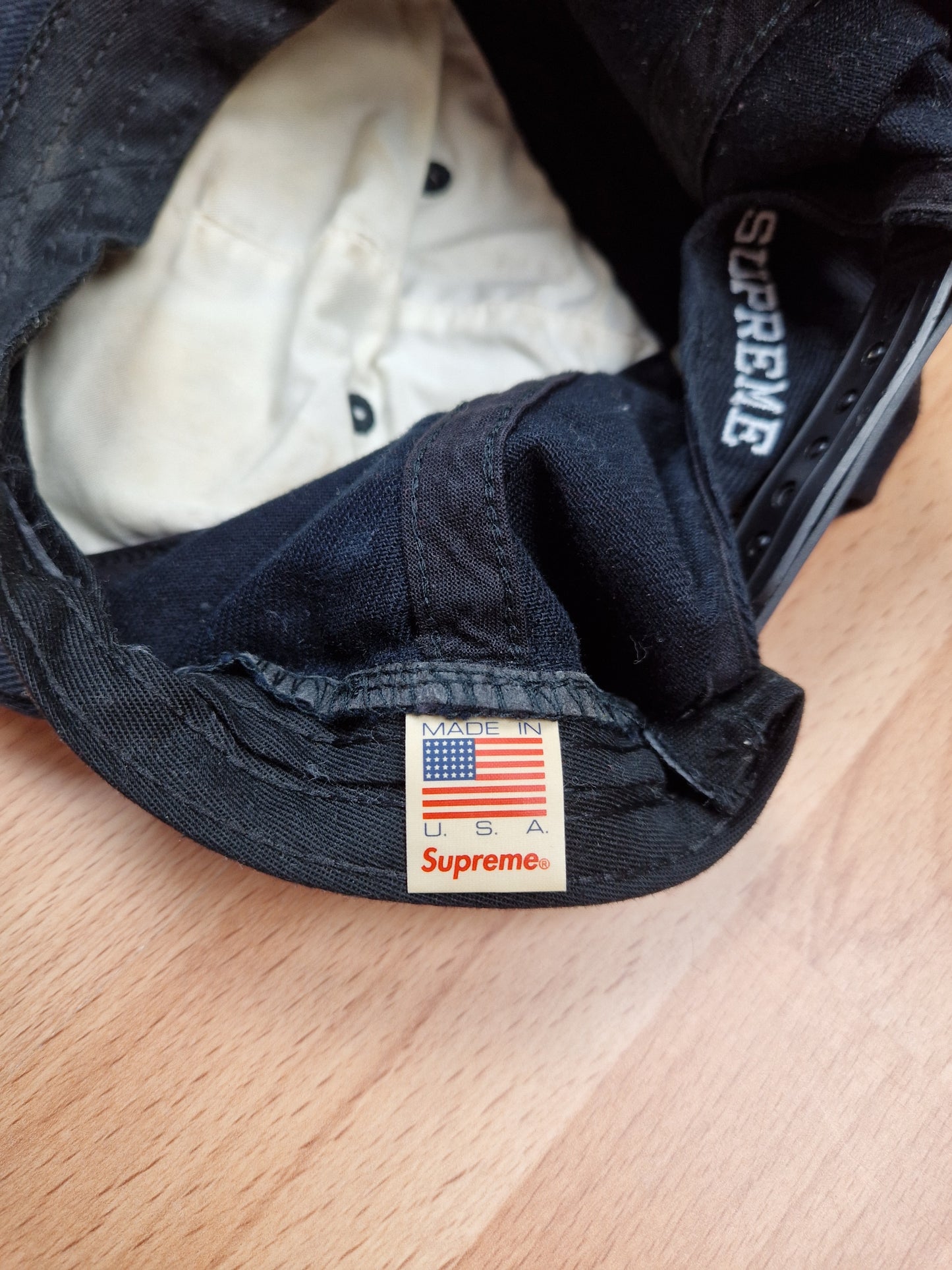 Supreme 'Friends' 6 Panel Cap/Hat