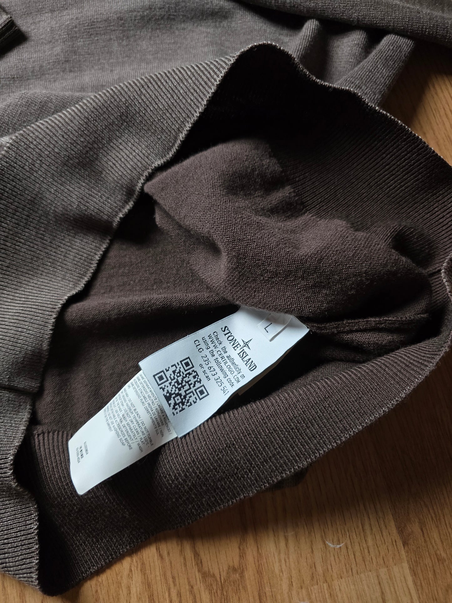 Stone Island V-Neck Lightweight Knit Sweater (M)