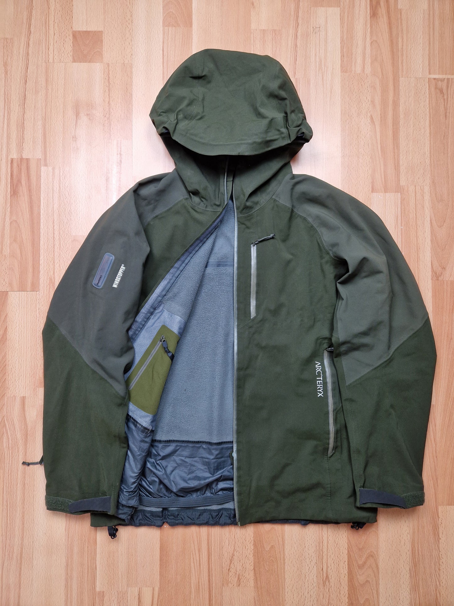 RARE Arc'teryx Windstopper Recco System Jacket (L)