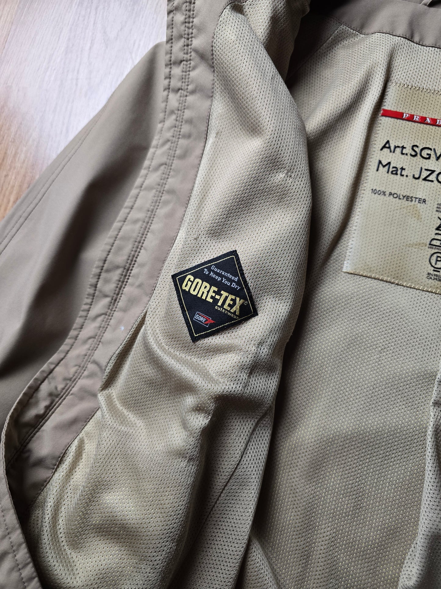 00s Prada Sport Gore-tex Waterproof Mac Jacket (M)