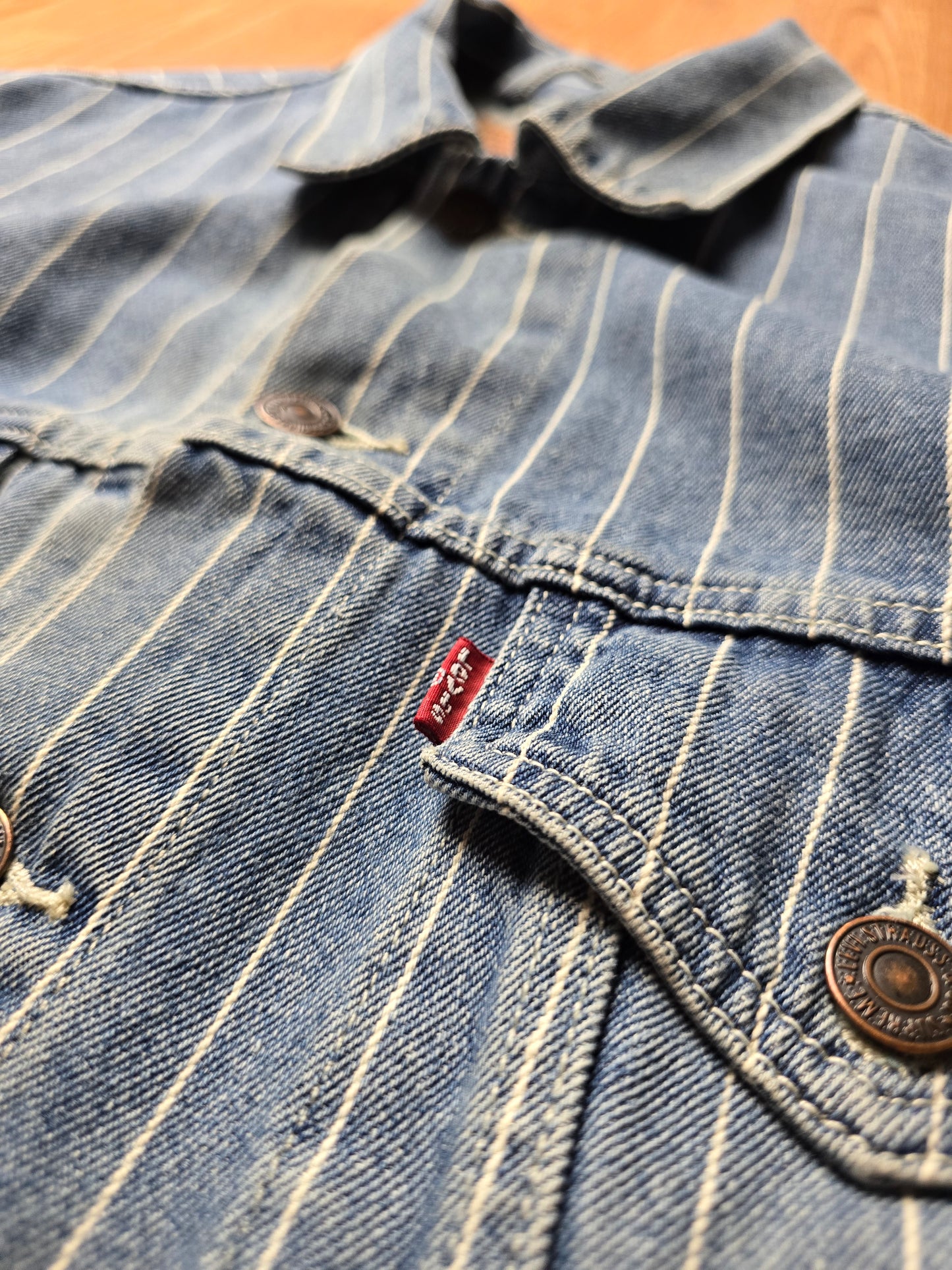 Rare Supreme x Levis Pin Stripe Denim Trucker Jacket (M)