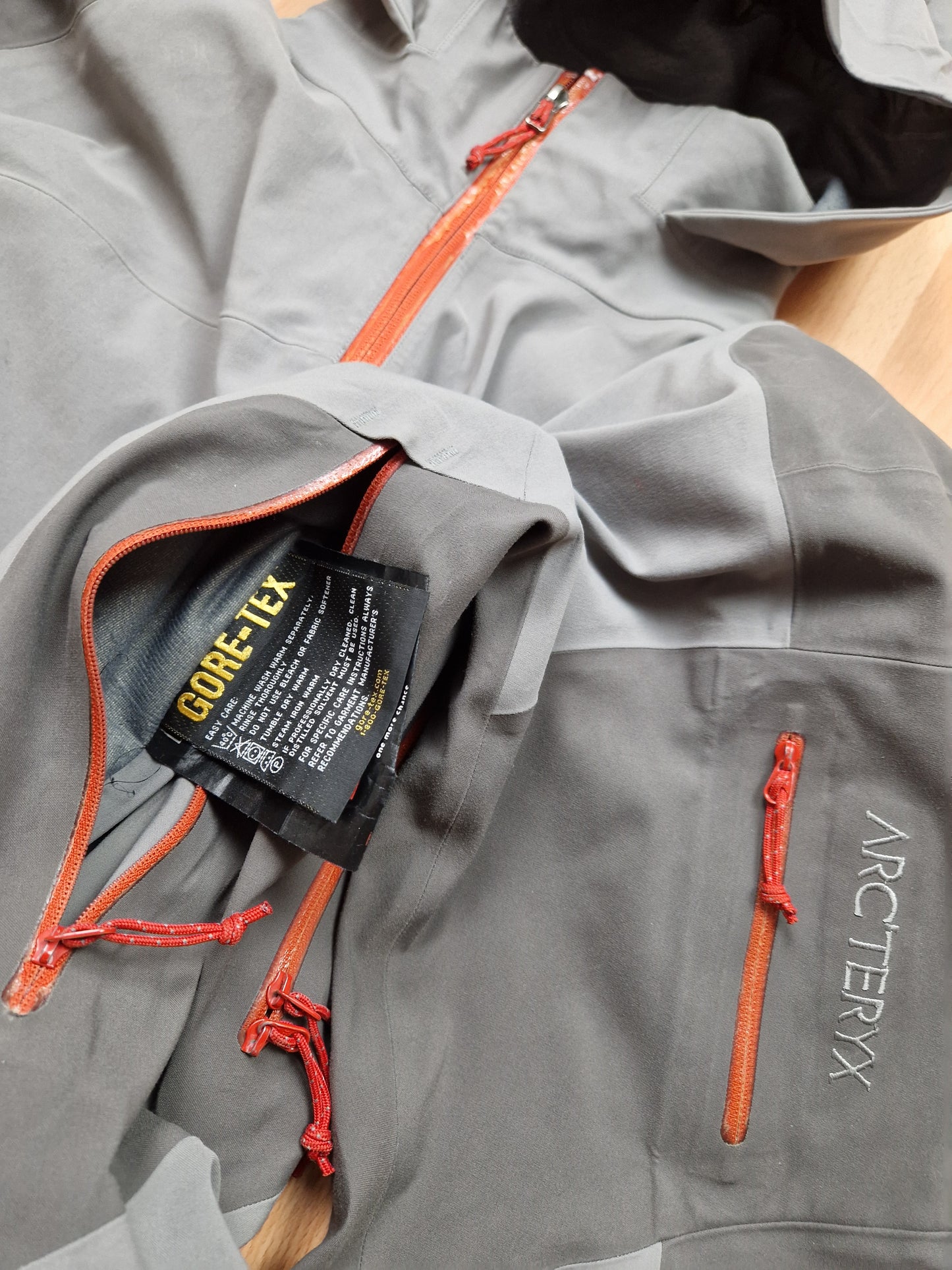 Vintage Arc'teryx Gore-tex Stingray Saltilo Jacket (L)