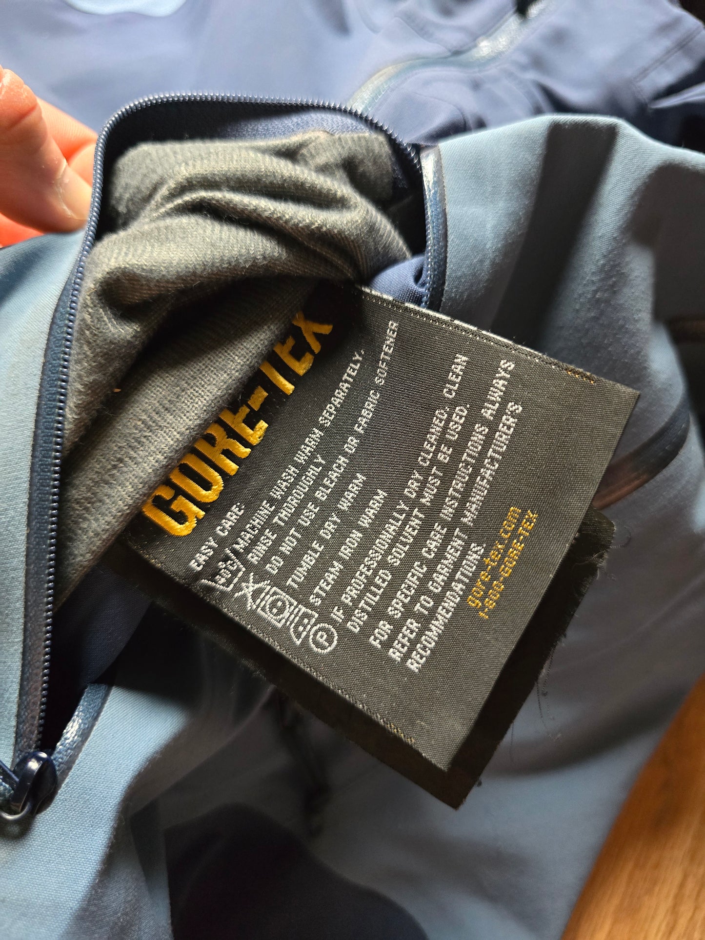 Vintage Arc'teryx Gore-tex Stingray Jacket (M)