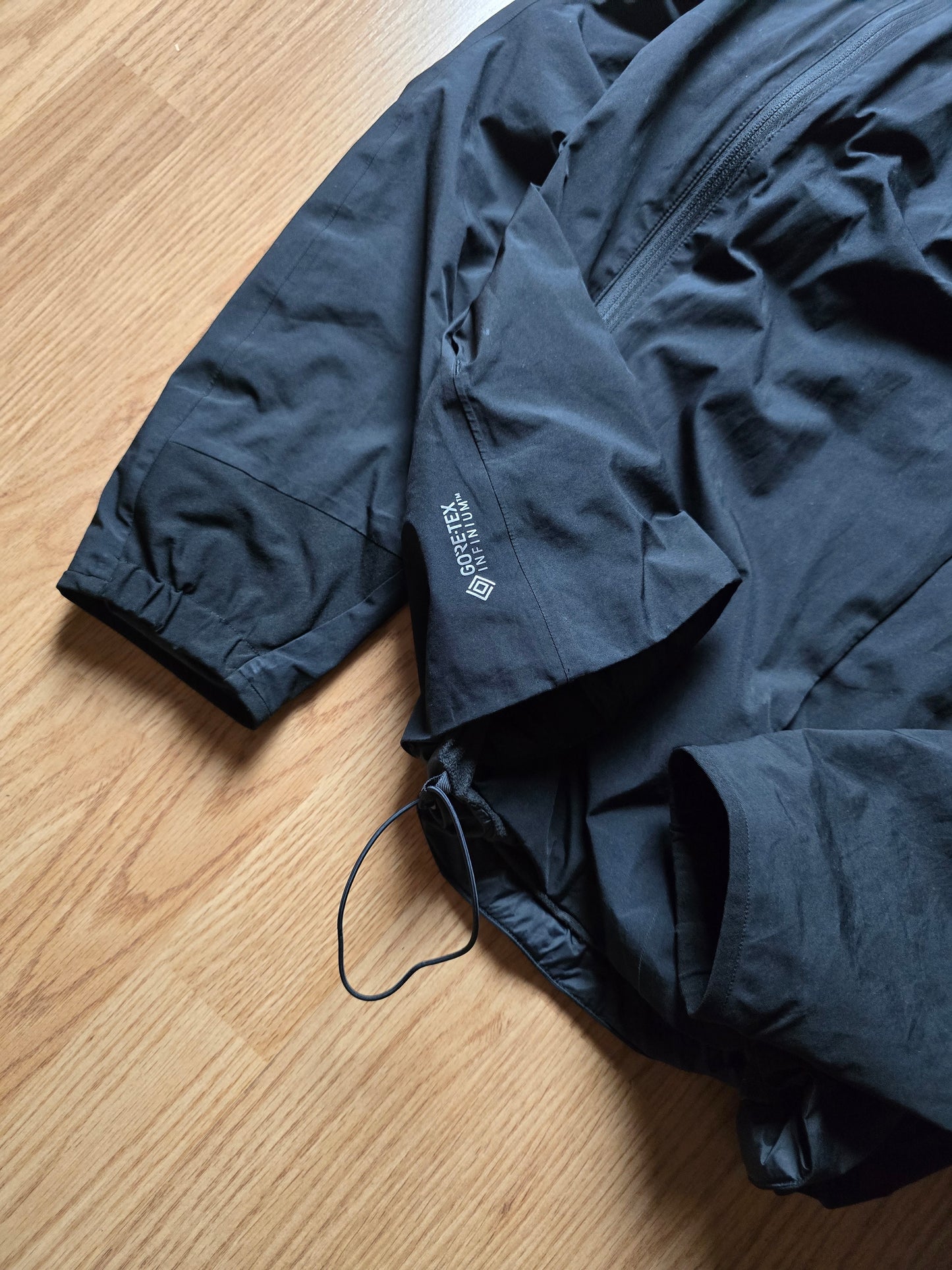 Arc'teryx 'Solano' Goretex Infinium Jacket (XL)