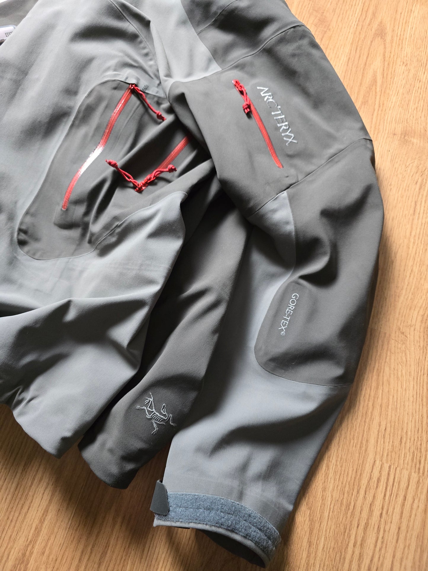 Vintage Arc'teryx Gore-tex Stingray Jacket (S)