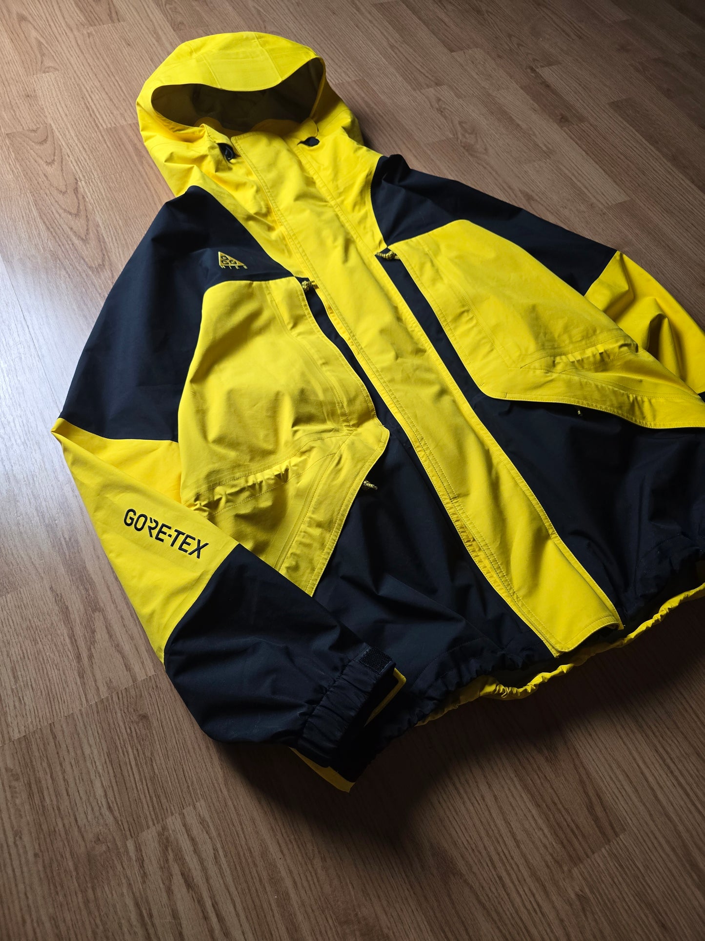 Nike ACG NRG Gore-tex Jacket (L)