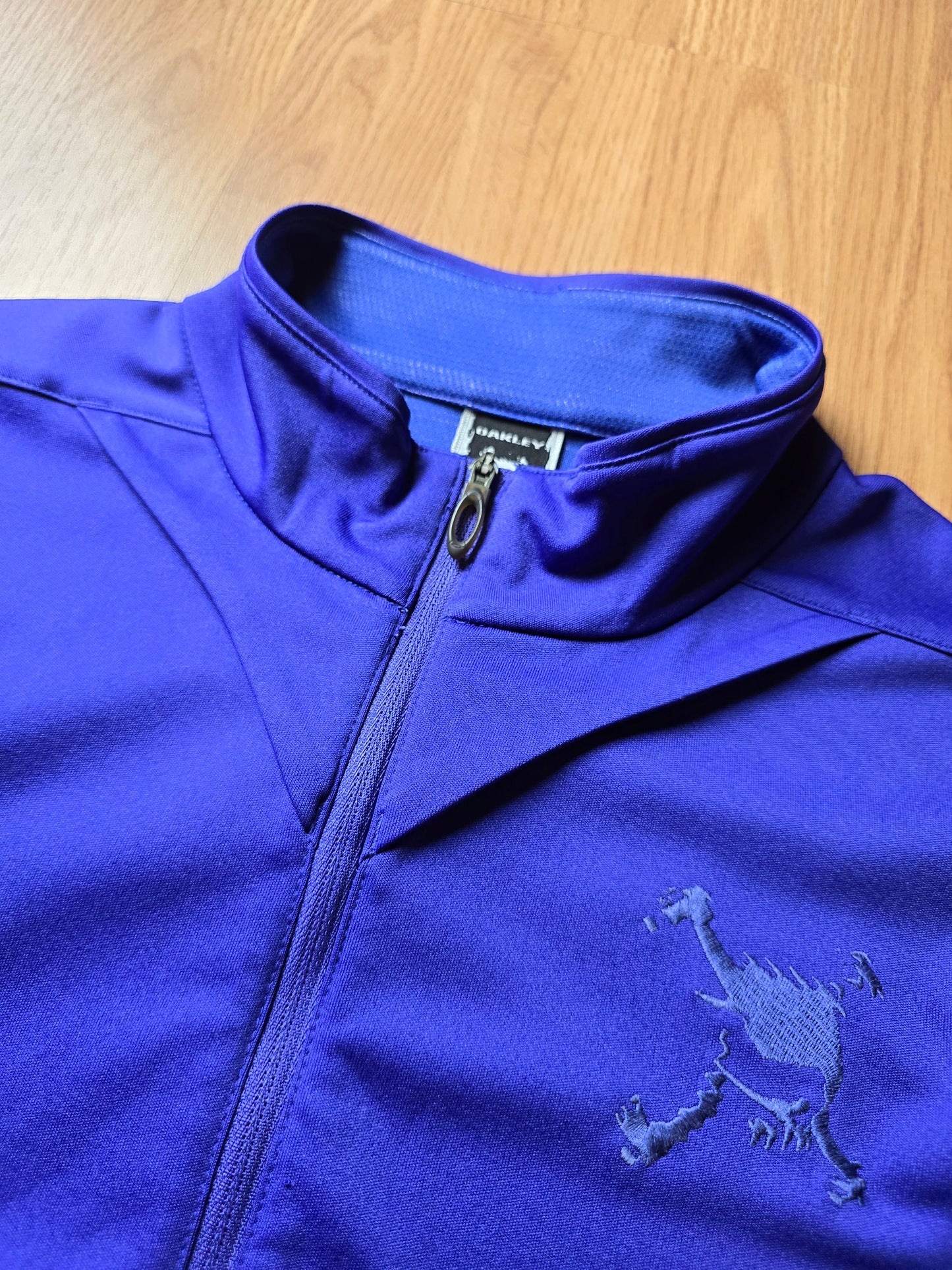 W/ Oakley 1/4 Zip Golf Top (L)