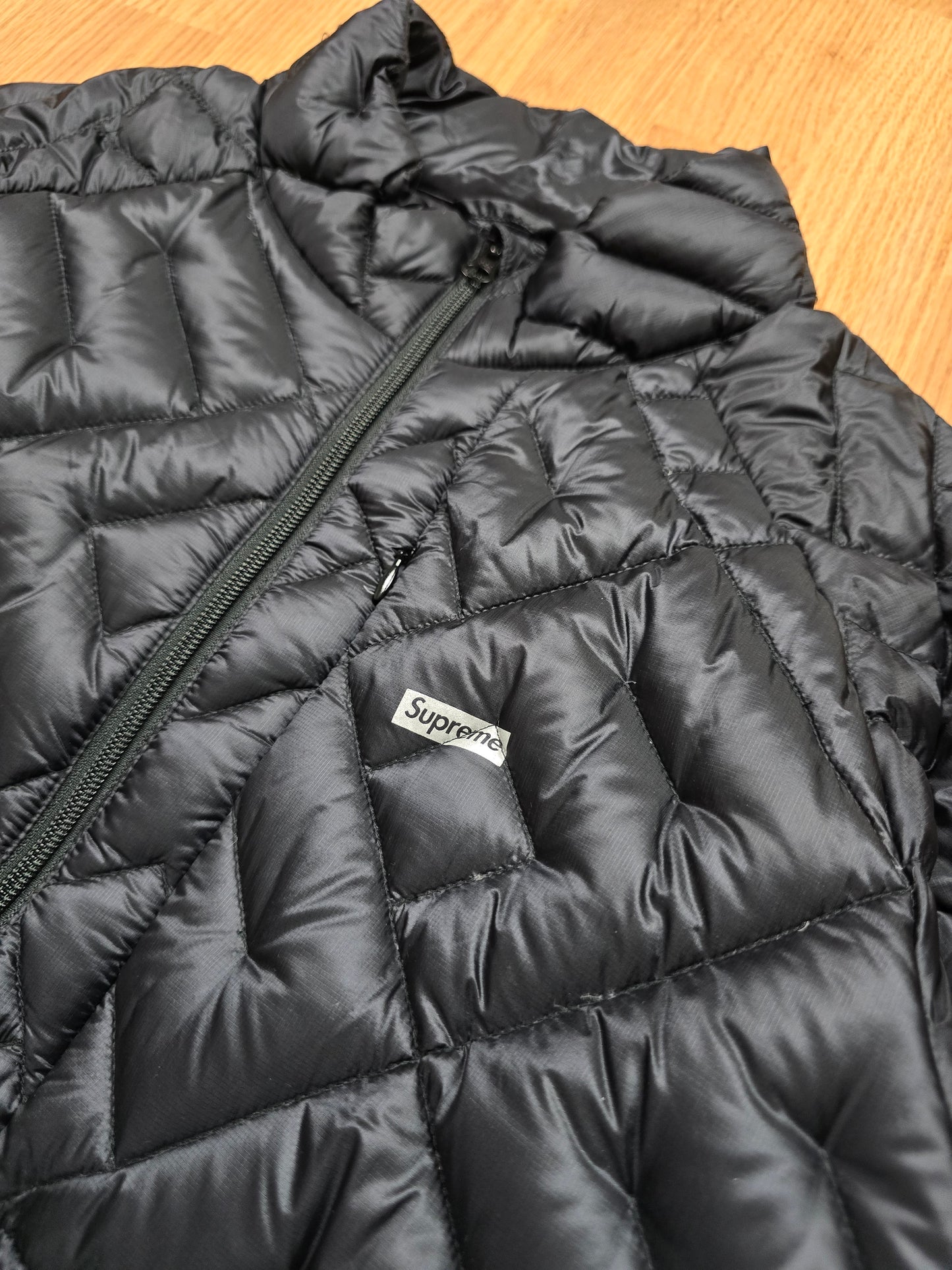 Supreme 'Spellout Quilted' Lightweight Down Pertex Puffer Jacket (L)