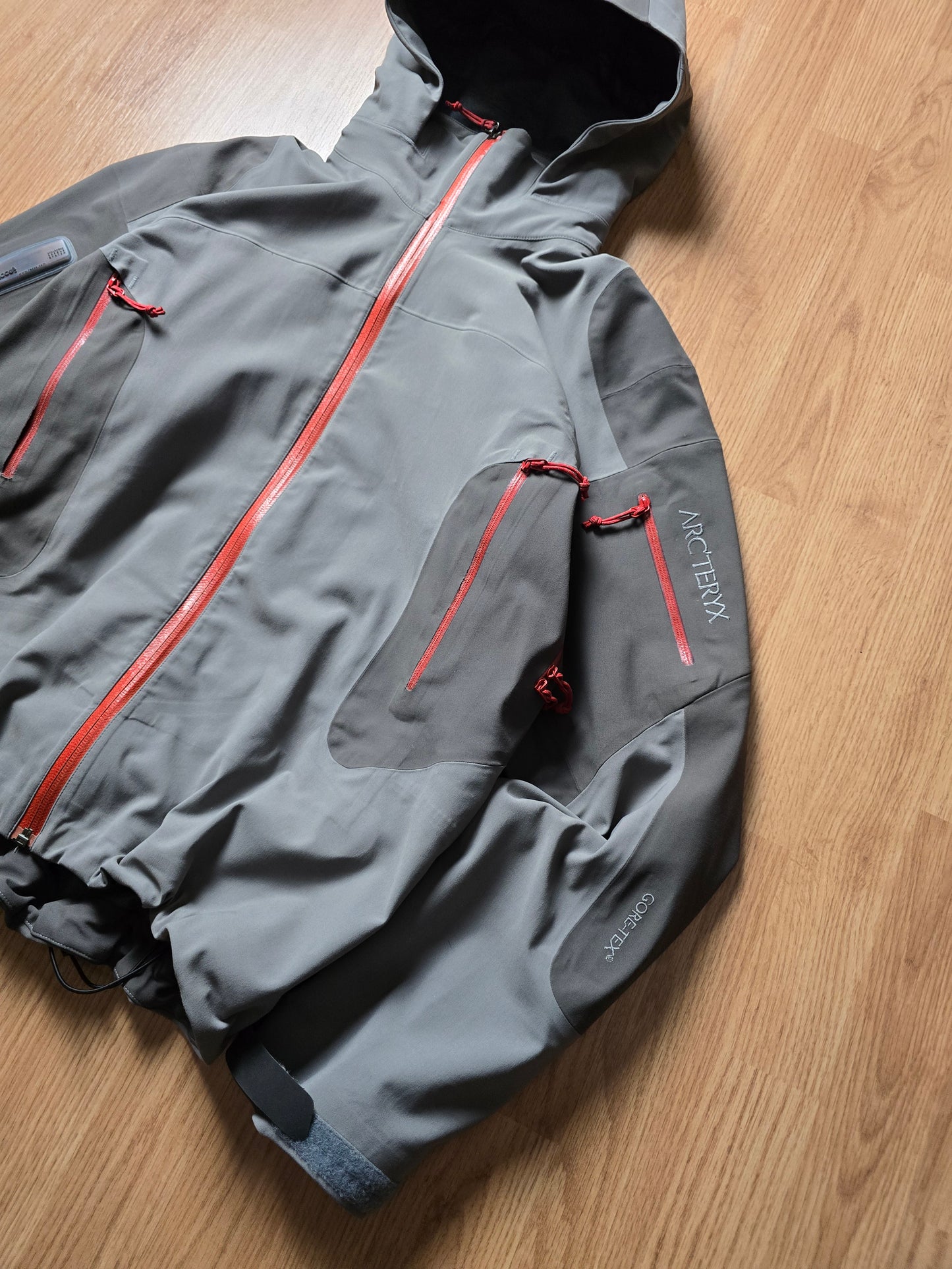 Vintage Arc'teryx Gore-tex Stingray Jacket (S)