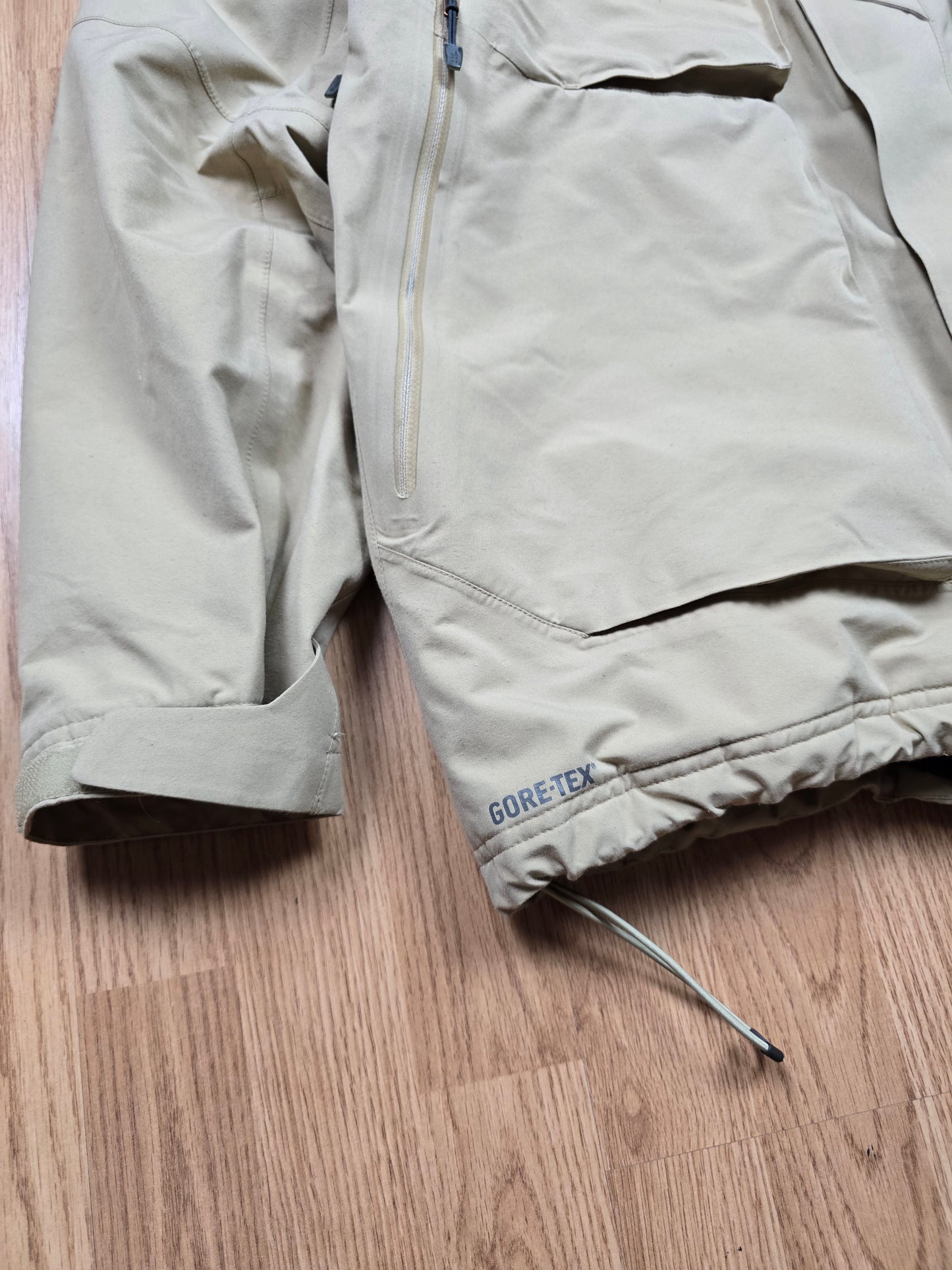 Nike ACG Gore-tex Technical Gargo Jacket (XL)