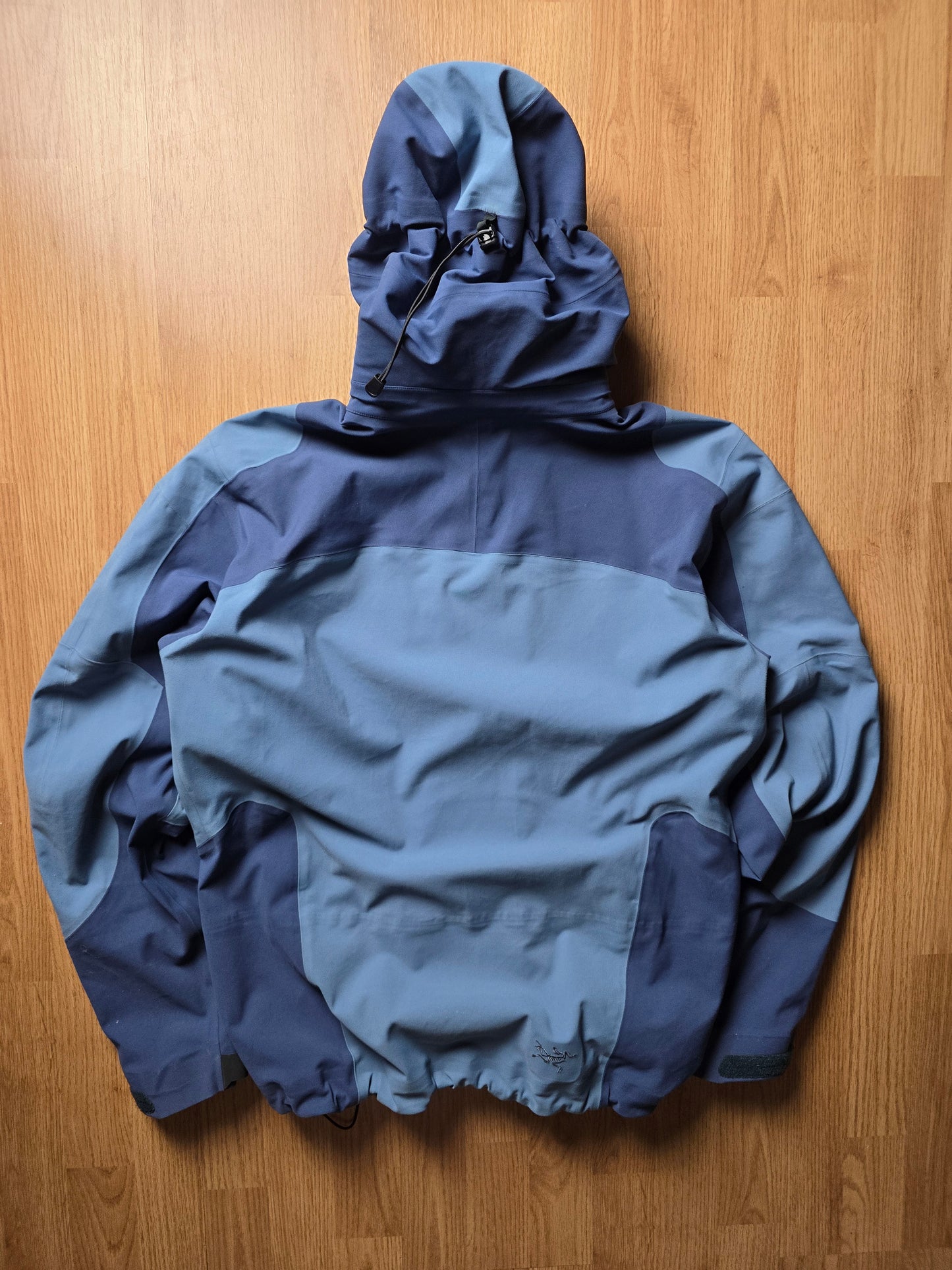 Vintage Arc'teryx Gore-tex Stingray Jacket (M)