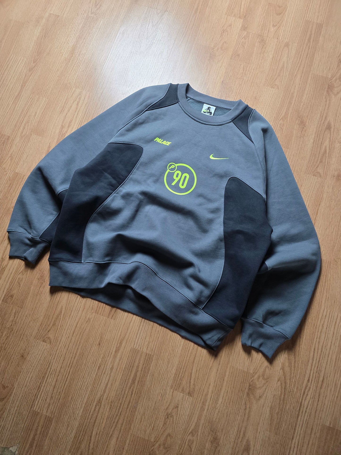Palace x Nike Total P90 Crew Sweatshirt (L)