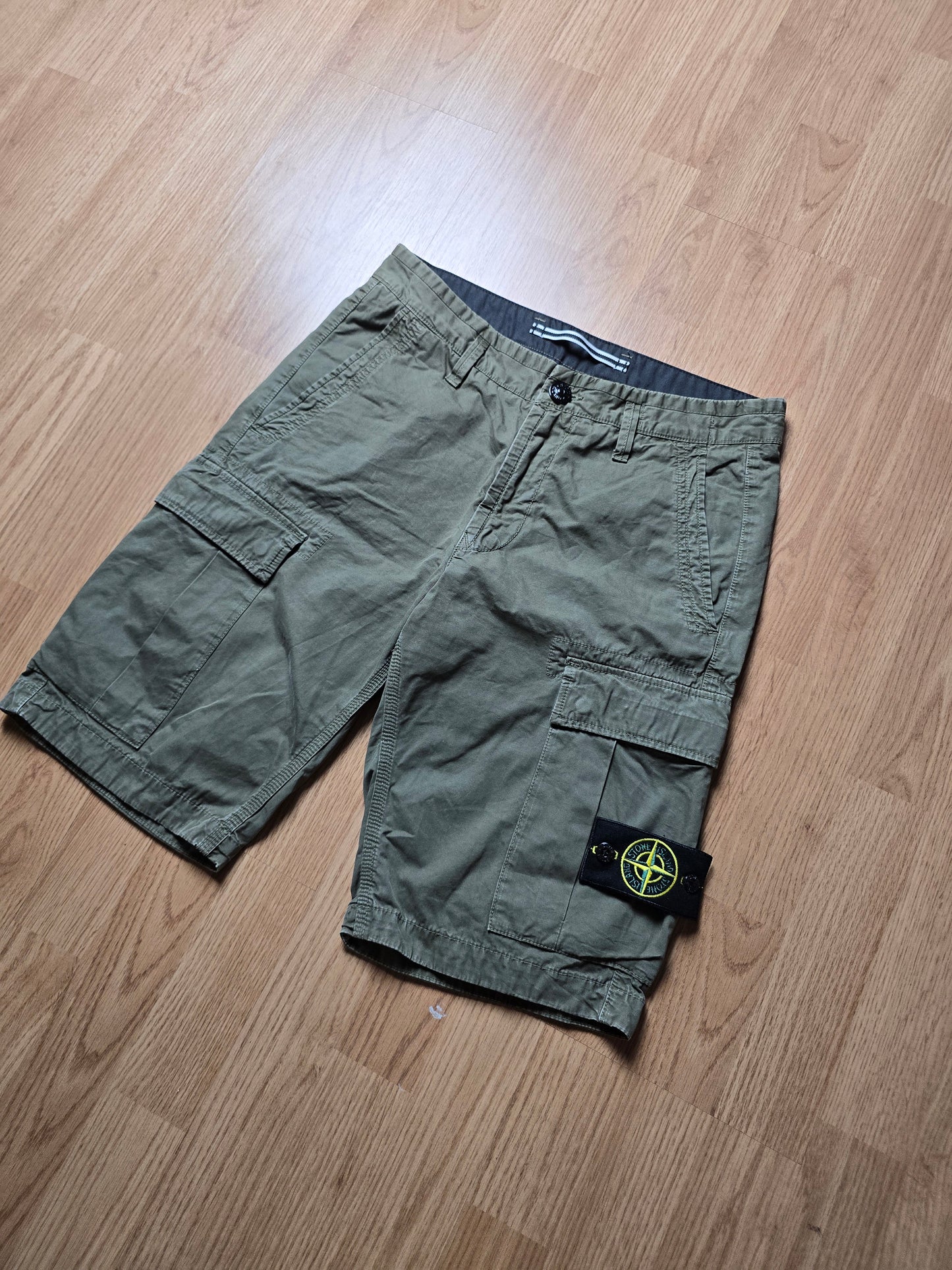 Stone Island Bermuda Cargo Shorts (W30)