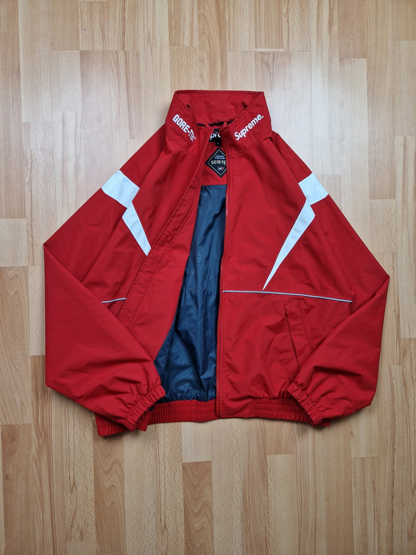 RARE Supreme Gore-tex Court Track Jacket (L)