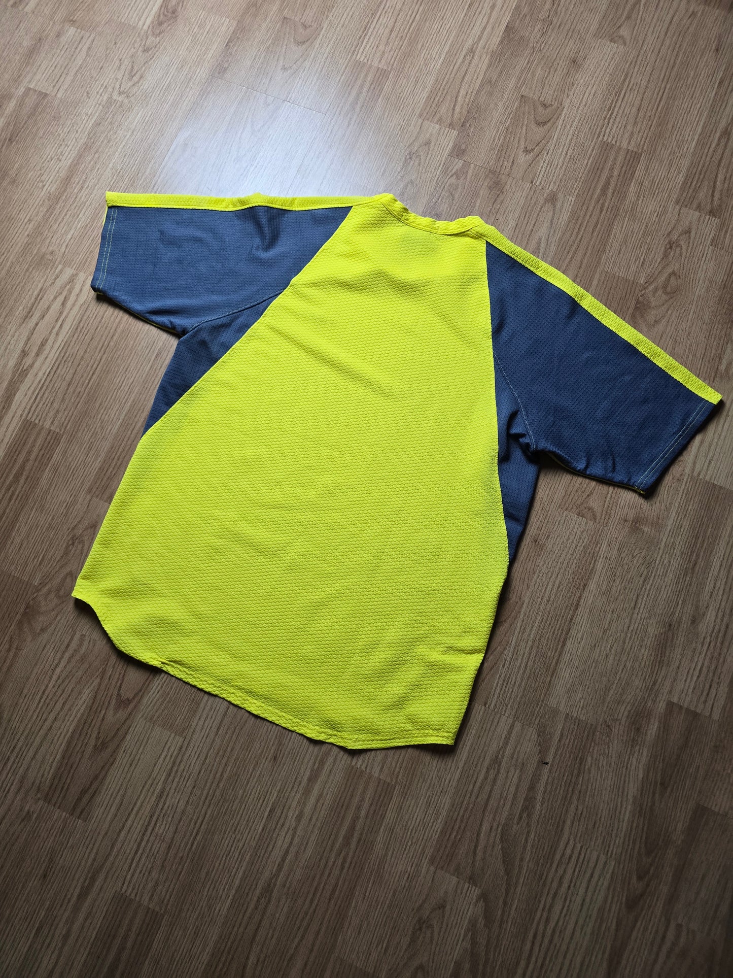 2000s Nike Sphere Textured Thermal Tee (M)