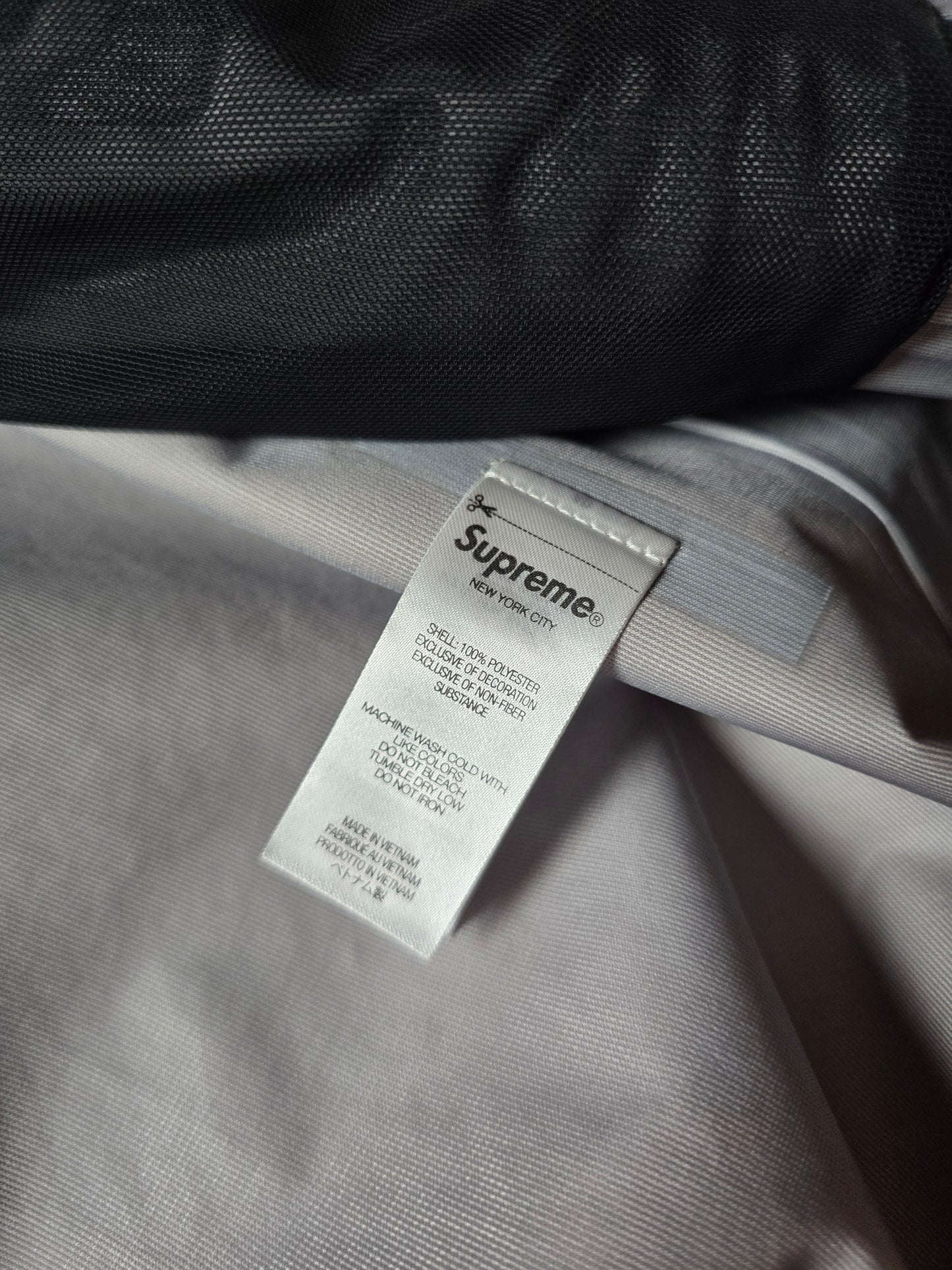 Supreme Gore-Tex Technical Tape Seam Shell Jacket (M/L)