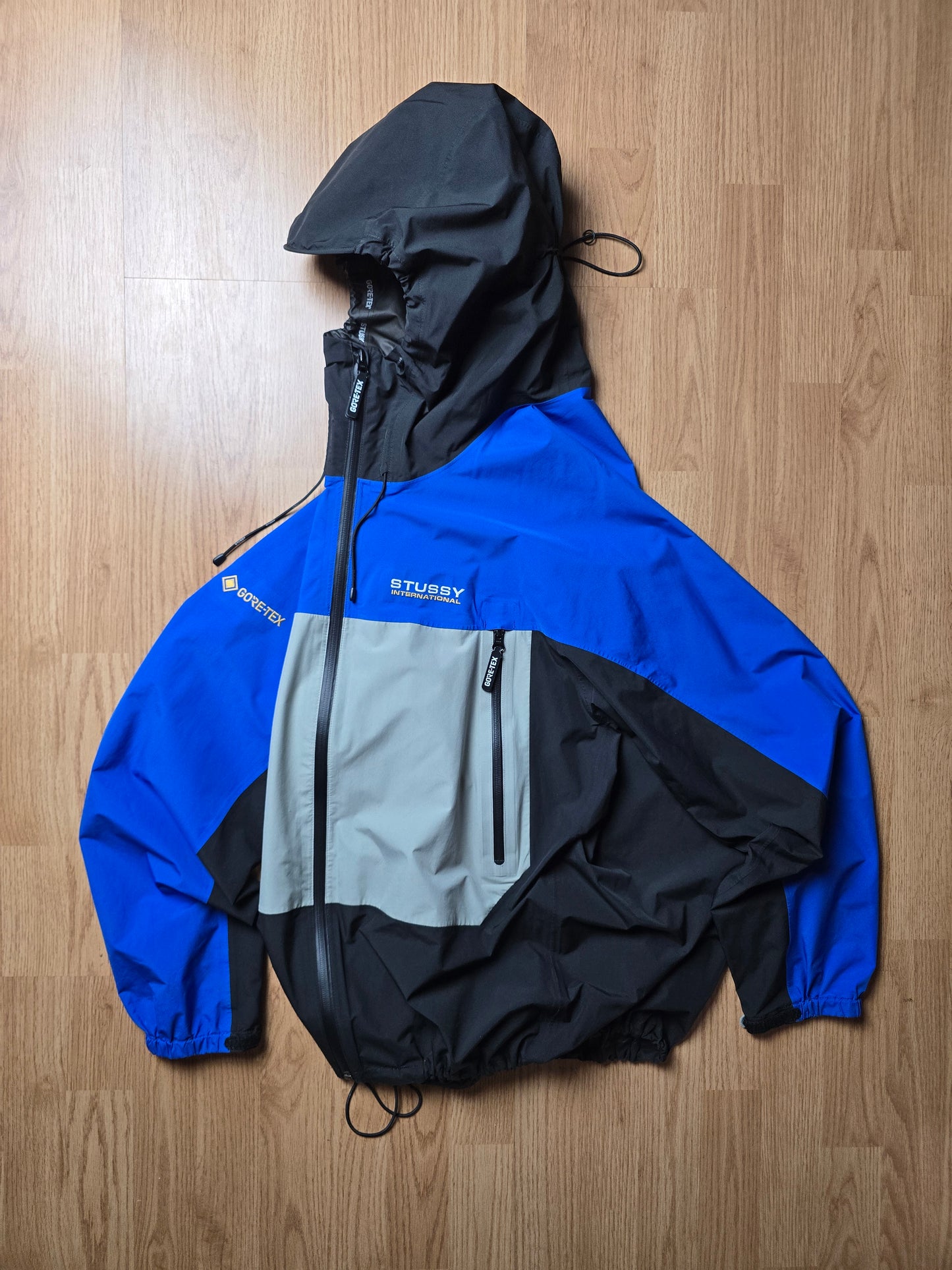 RARE Stussy Gore-tex Rainroom Shell Jacket (M)