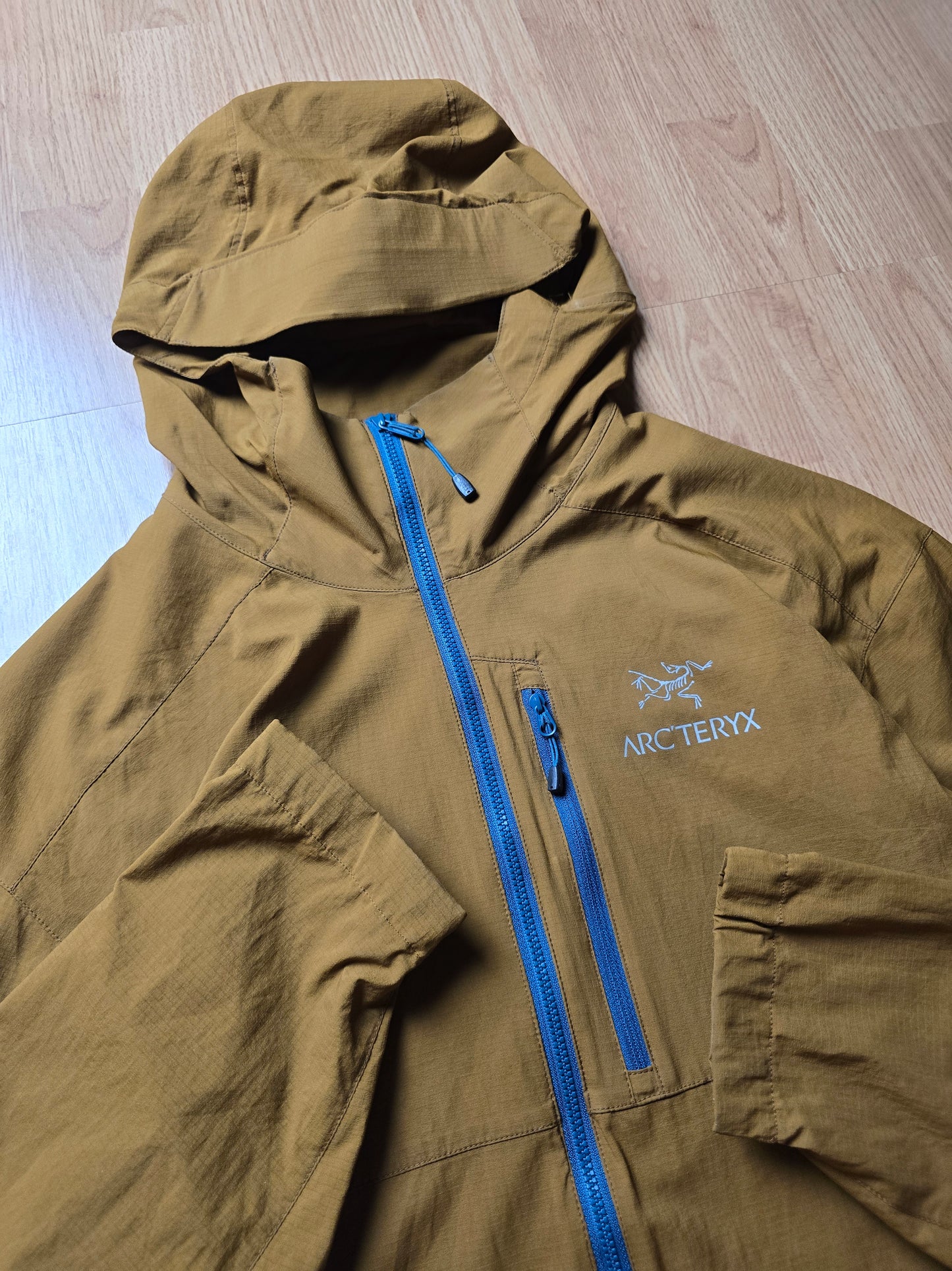 Arc'teryx 'Squamish Hoody' Lightweight Jacket (L)