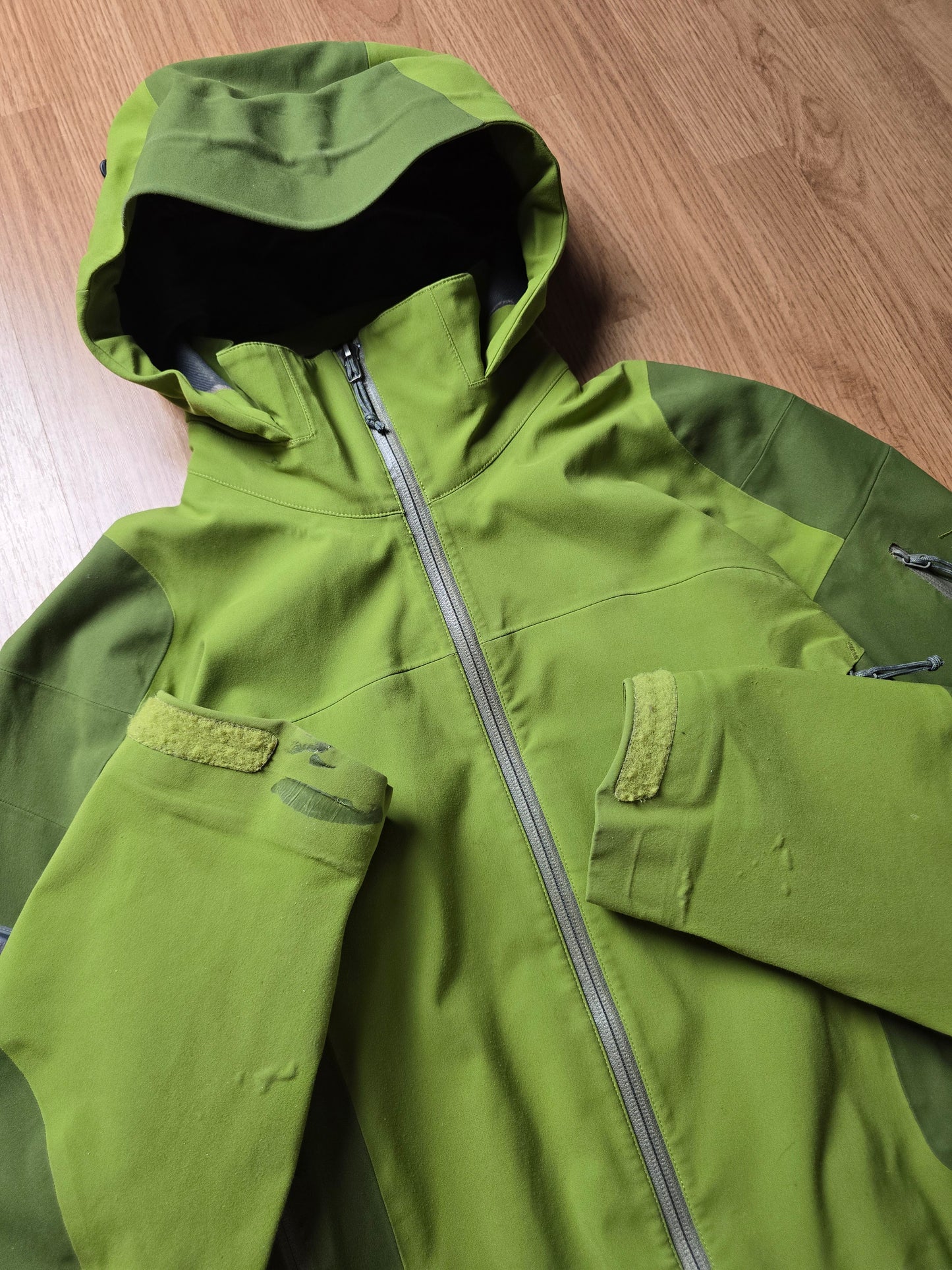 Vintage Arc'teryx Gore-tex Stingray Shell Jacket (M)