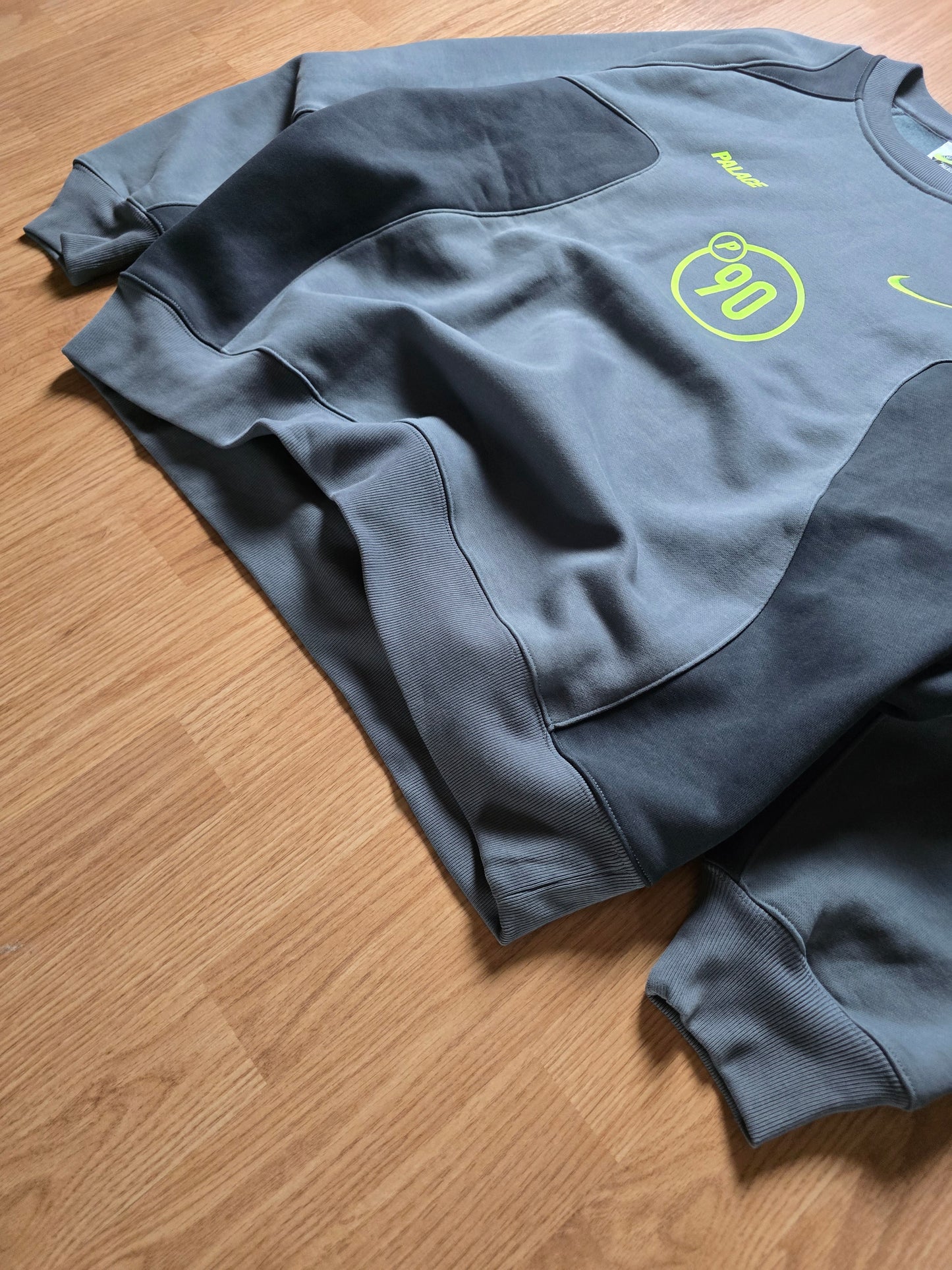 Palace x Nike Total P90 Crew Sweatshirt (L)