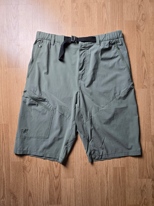 Arc'teryx 2015 Lefroy Technical Cargo Shorts (W34)