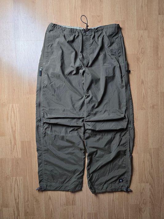 Vintage Nike ACG Baggy Parachute Pants (M)