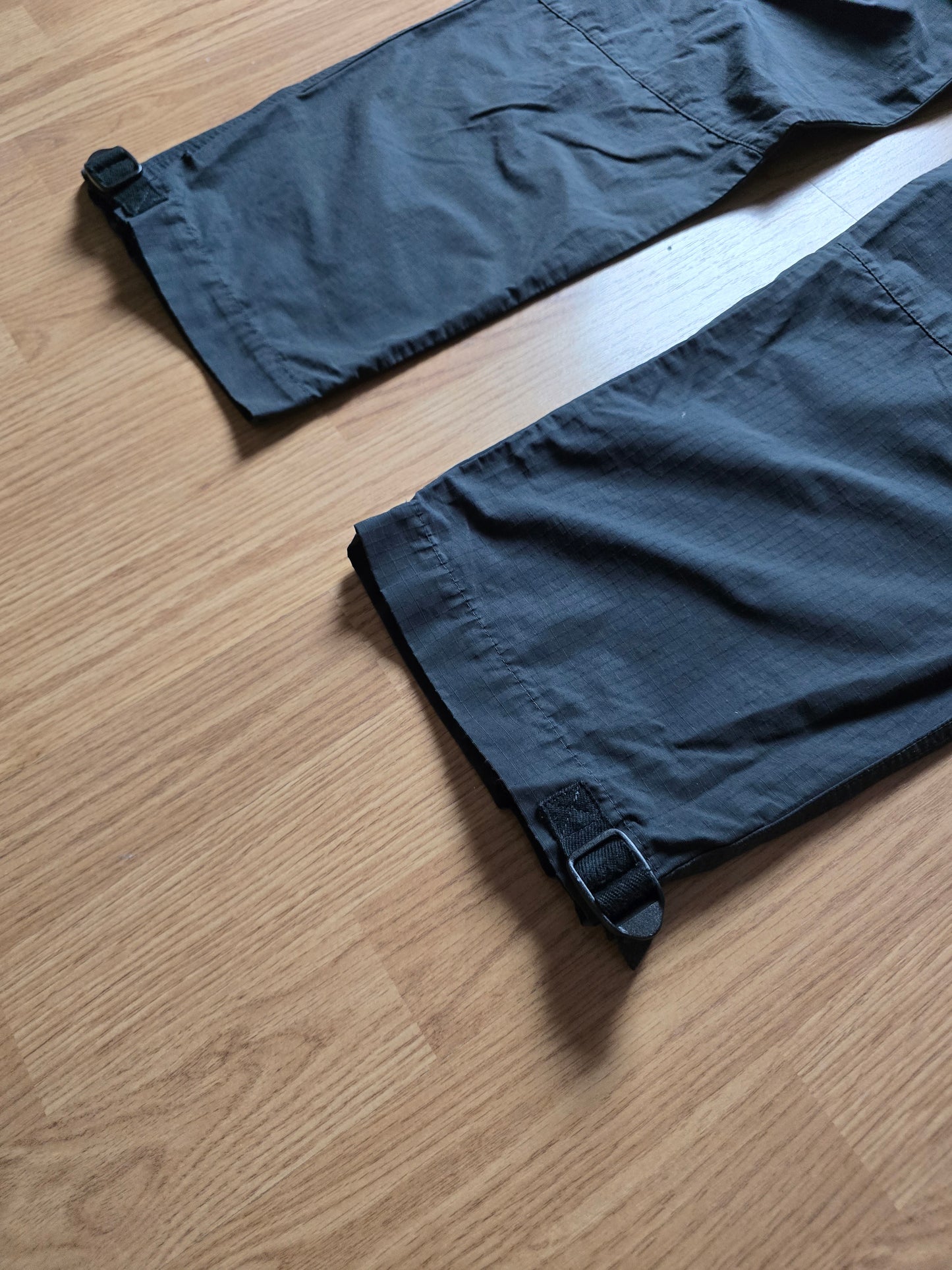 RARE 90s Nike ACG Lightweight Technical Cargo Pants (32x32)