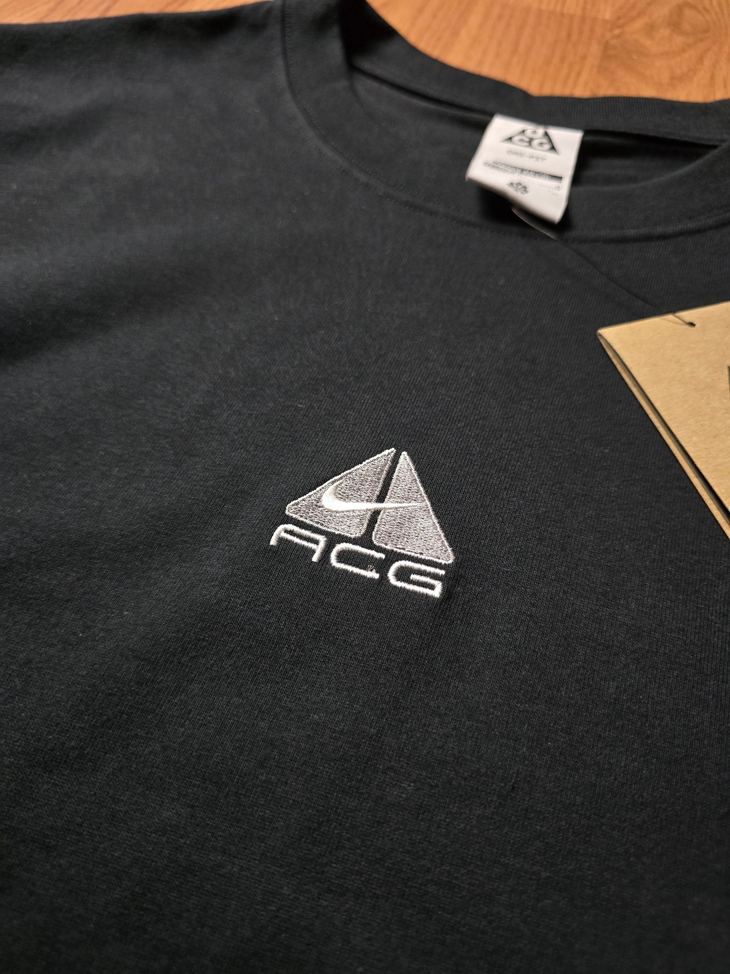 Nike ACG Embroidered Lungs Tee BNWT (L)