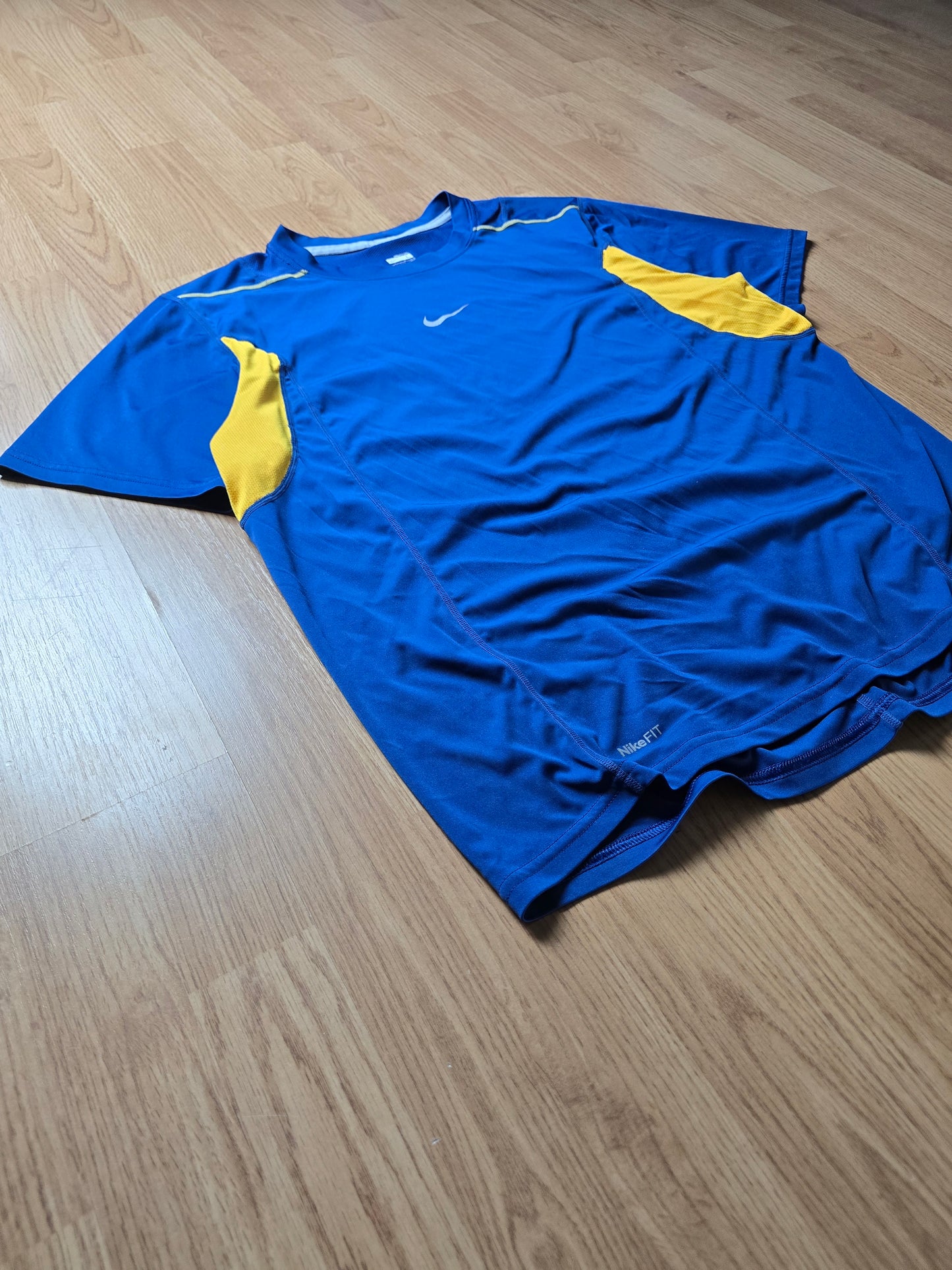 Y2K Nike Fit Mesh Panel Tee (L)