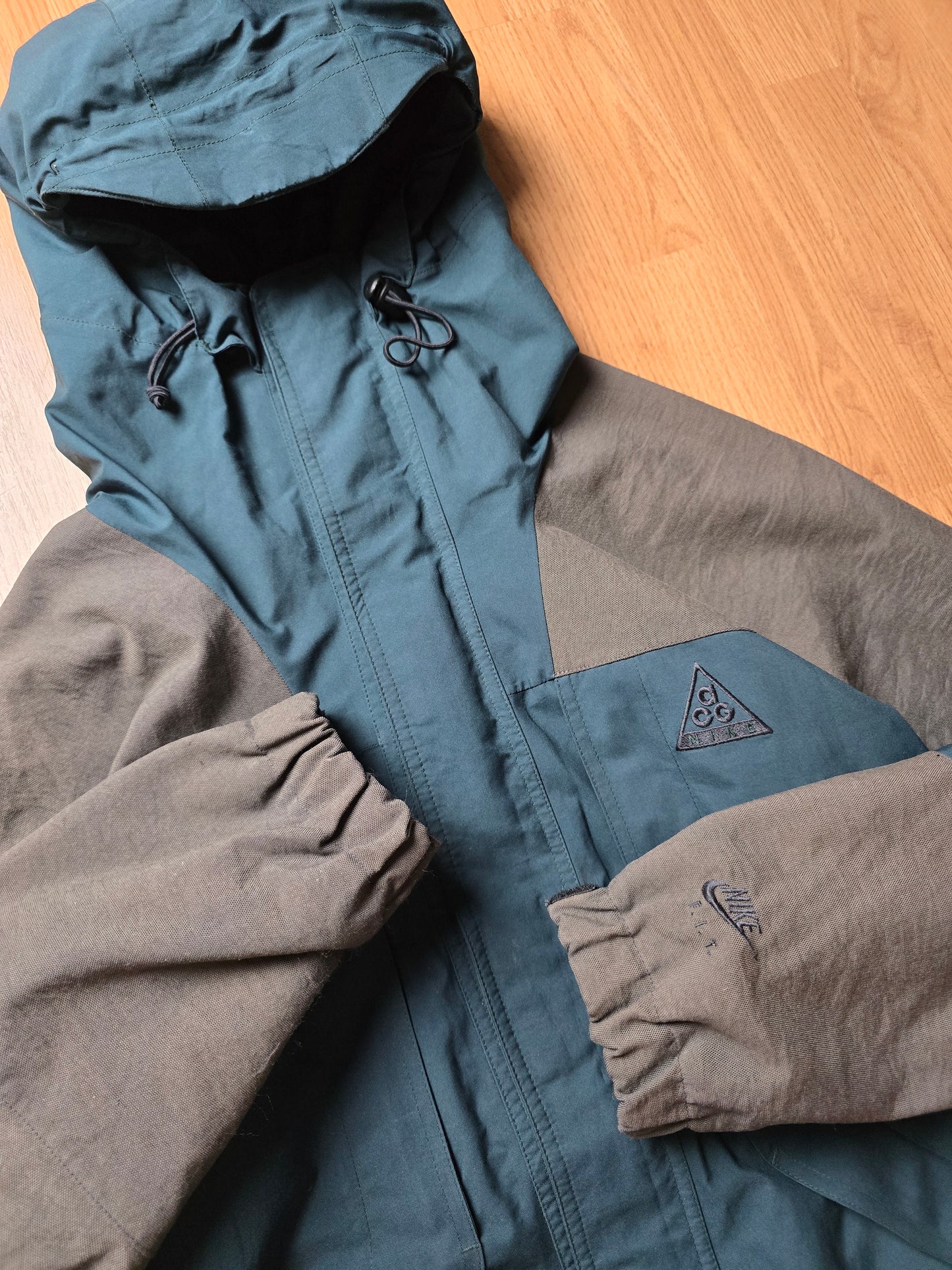 Vintage Nike ACG Nike-Fit Technical Ski Jacket (M)