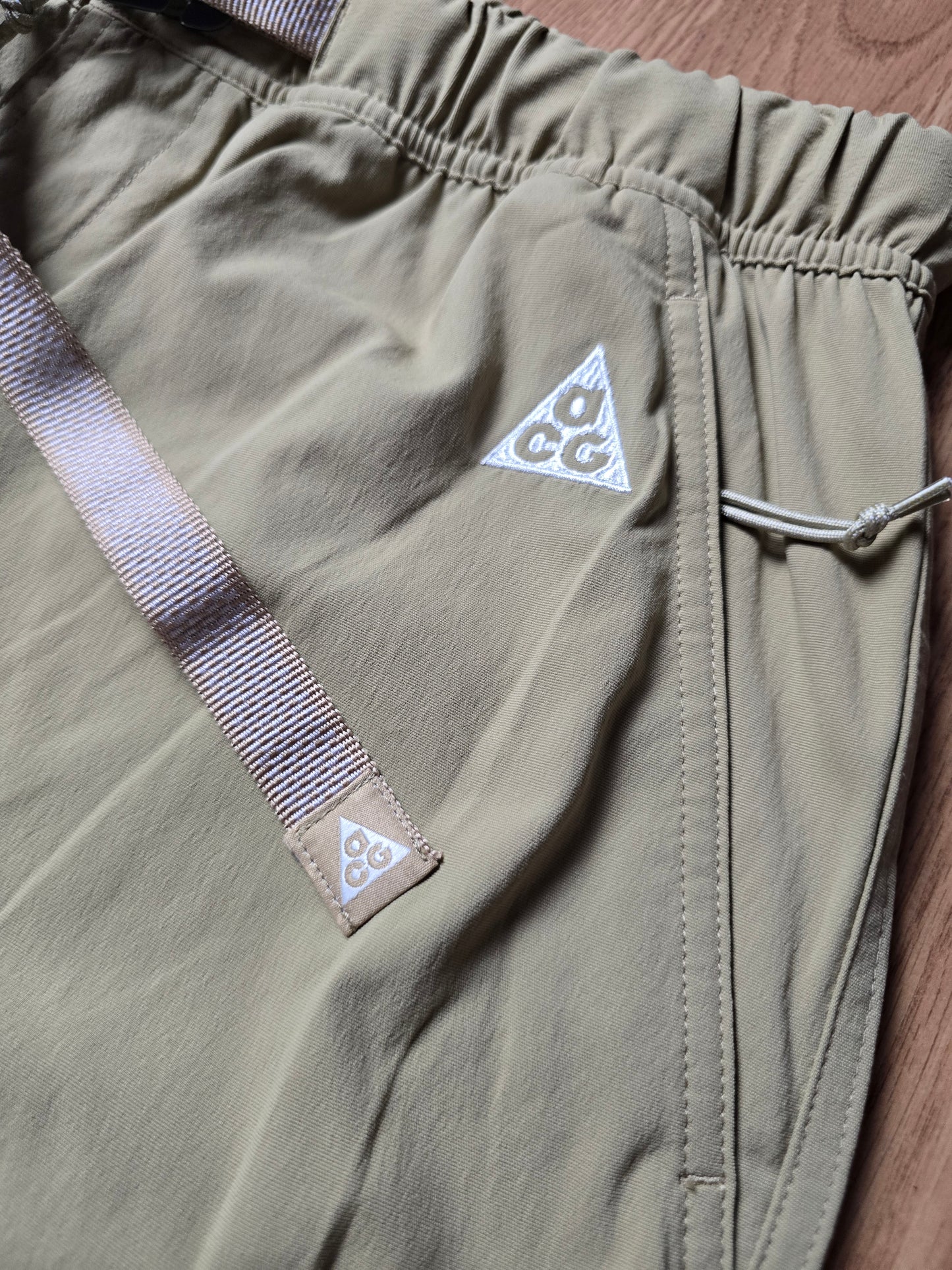 Nike ACG UV Hike Lightweight Technical Belted Shell Pants (L)