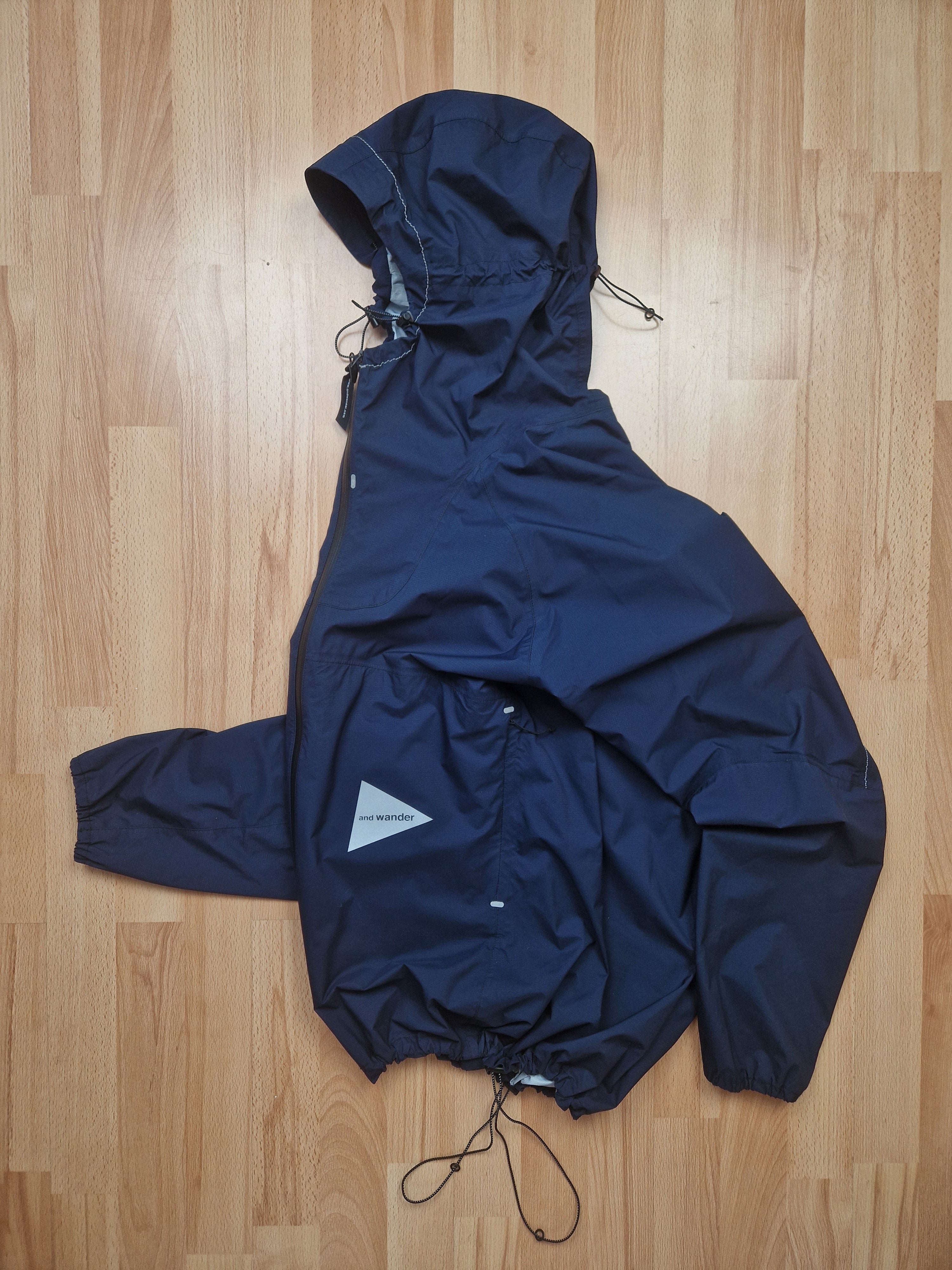 And Wander 3L Light Rain Jacket M L uniform.streetwear