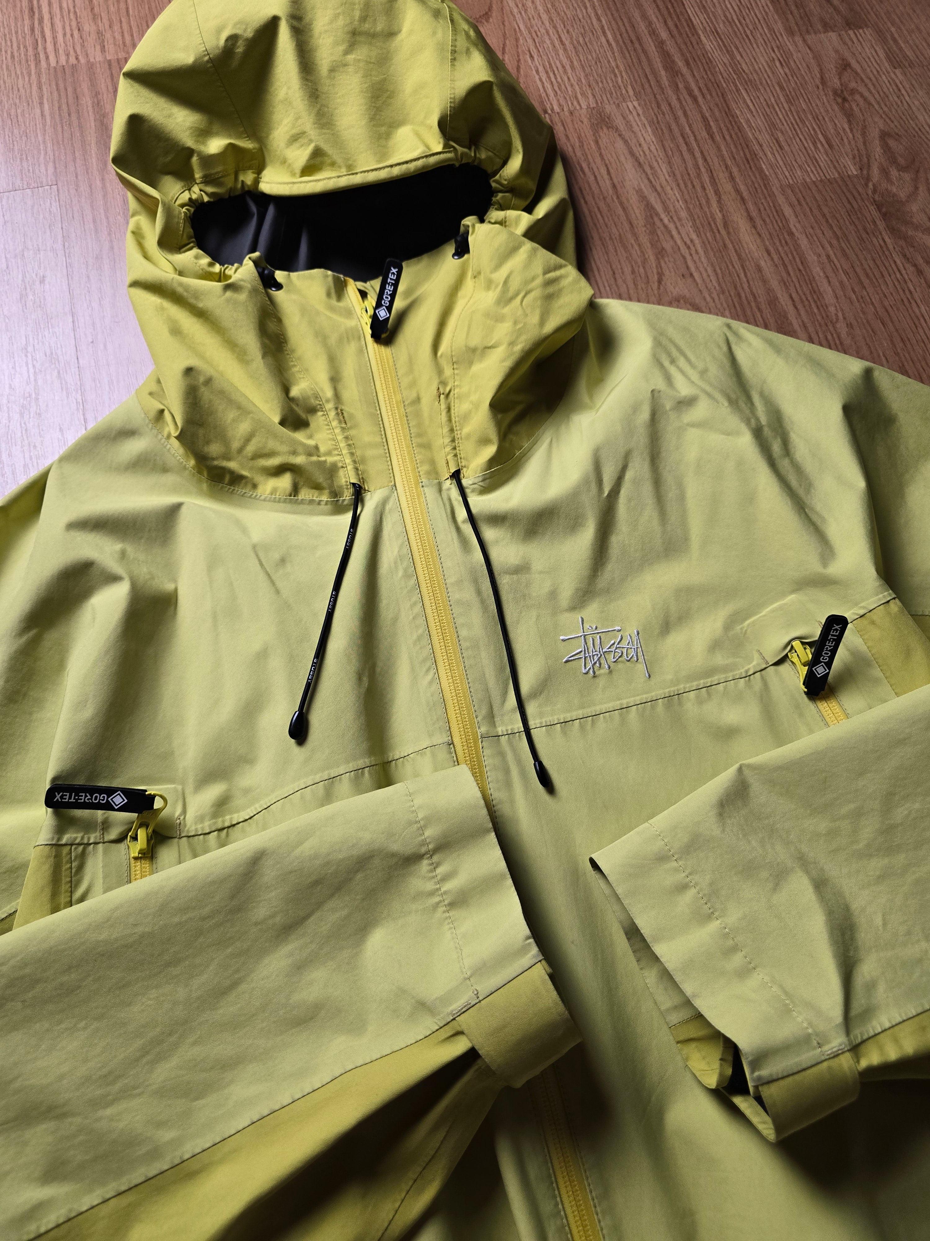 Stussy Gore-tex 2-Tone Shell Jacket (XL) – uniform.streetwear